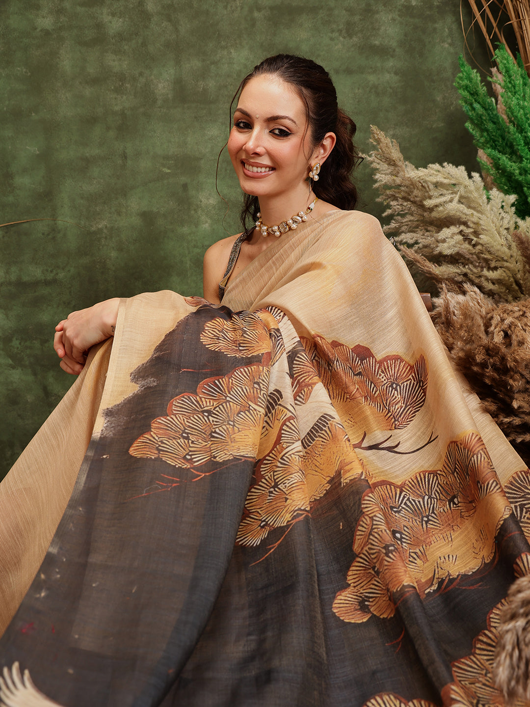 Hiral Fashion Beige Bollywood Cotton Tissue Floral Digital Printed Saree | Swadesiicart