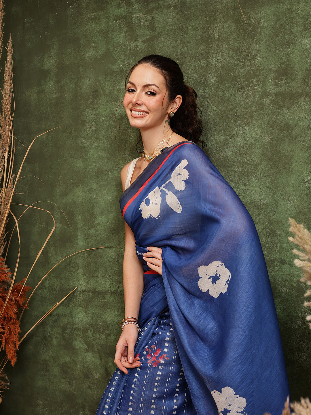 Hiral Fashion Navy Blue Bollywood Cotton Tissue Floral Digital Printed Saree | Swadesiicart