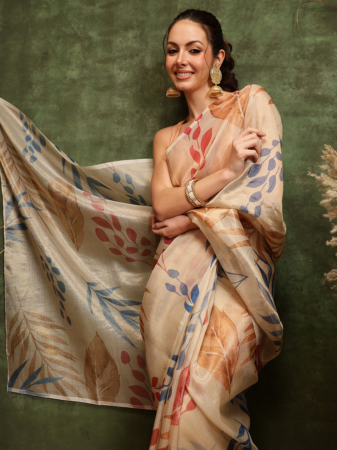 Hiral Fashion Off White Bollywood Cotton Tissue Floral Digital Printed Saree | Swadesiicart
