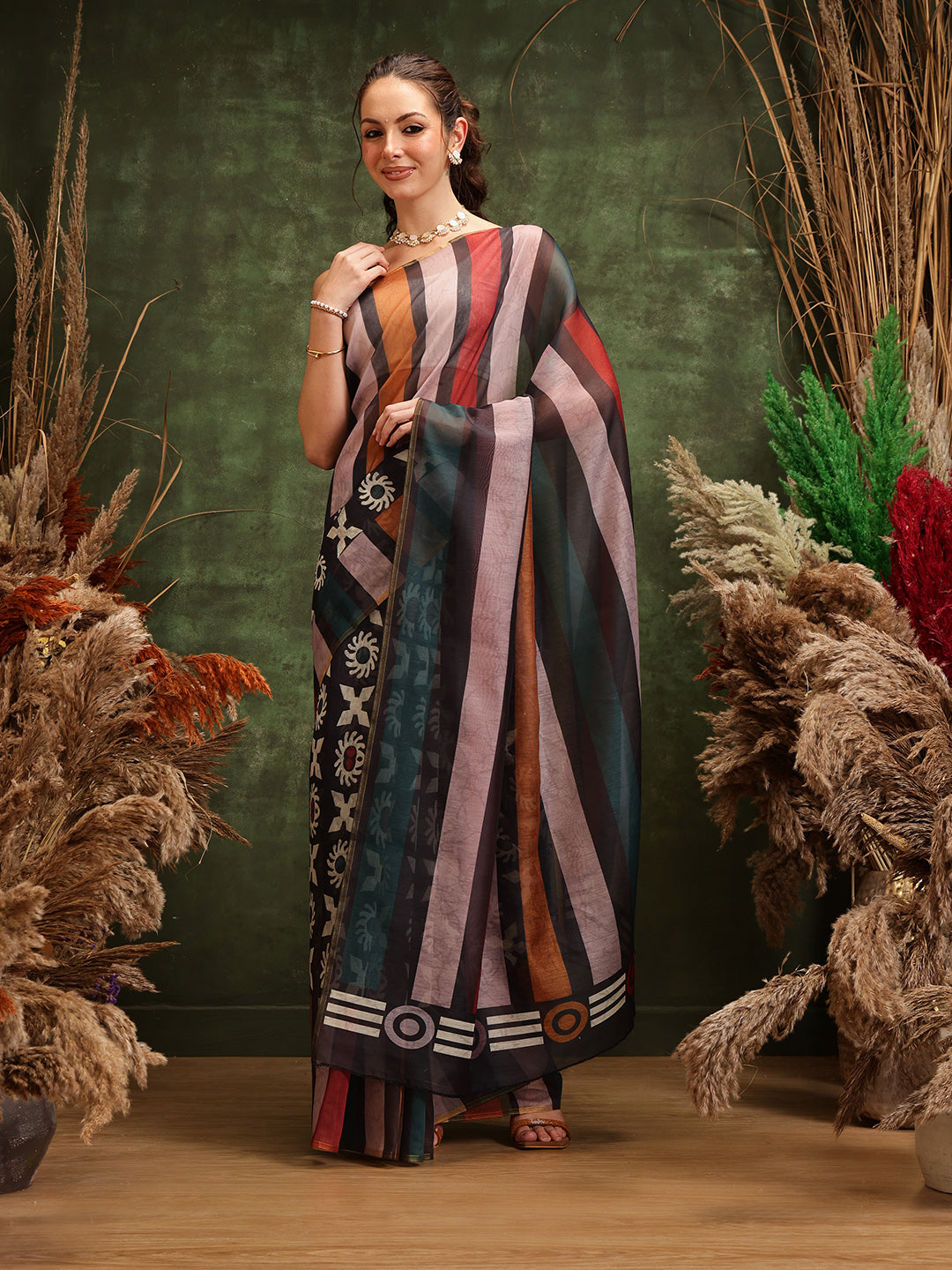Hiral Fashion Black Cotton Silk Abstract Digital Printed Saree | Swadesiicart