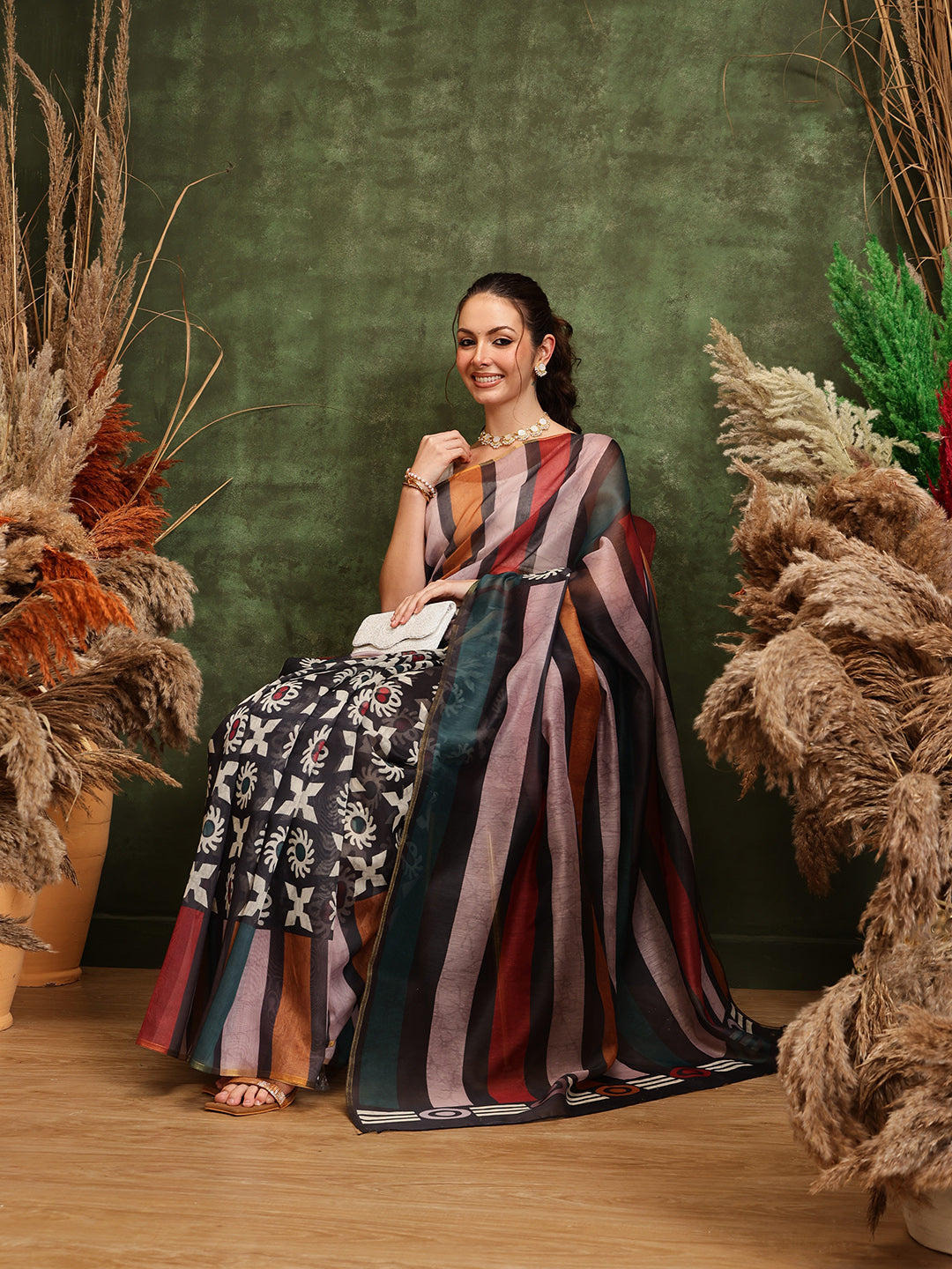 Hiral Fashion Black Cotton Silk Abstract Digital Printed Saree | Swadesiicart