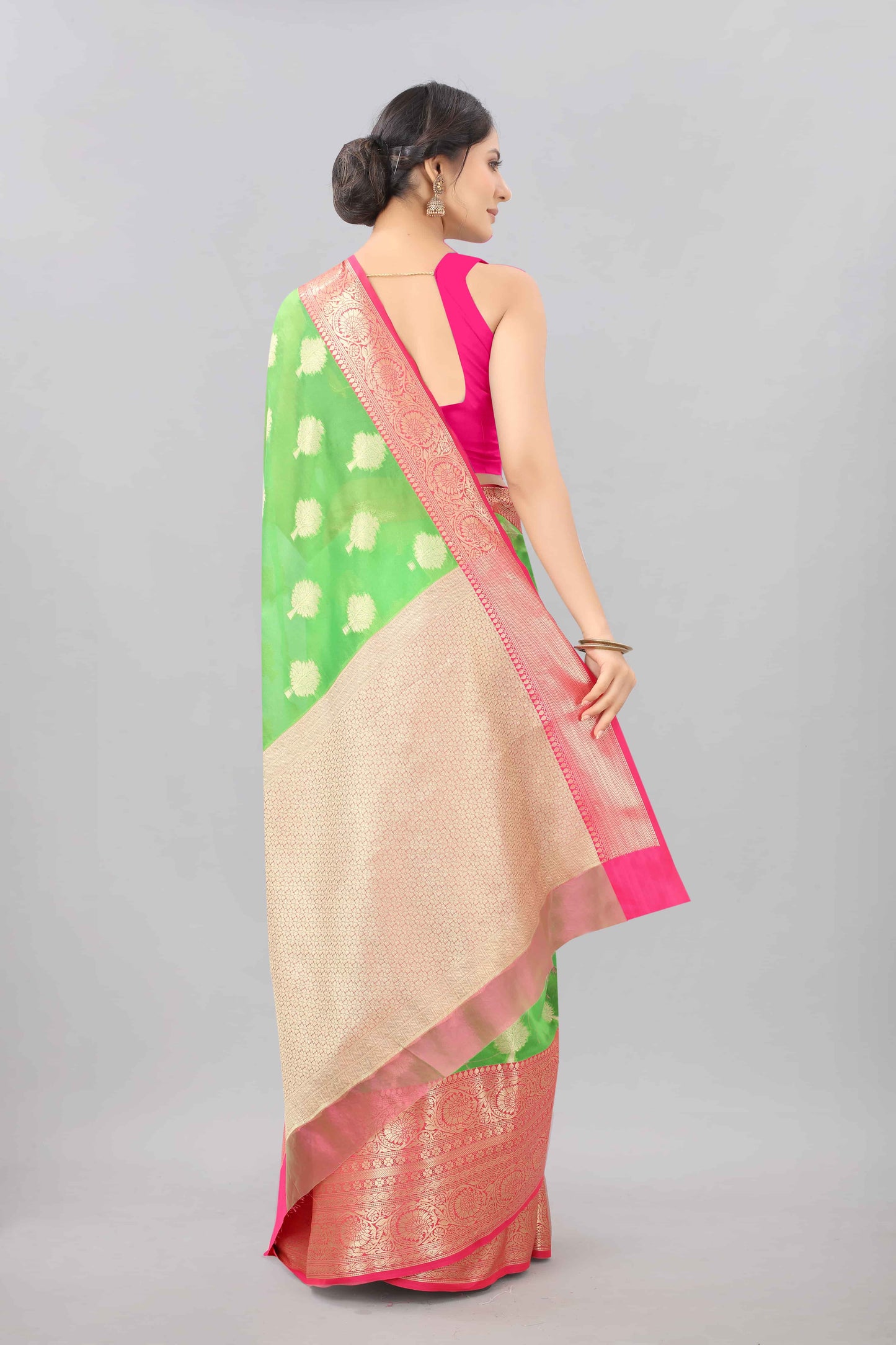 Hiral Fashion Green Banarasi Silk Blend Floral Woven Design Saree | Swadesiicart