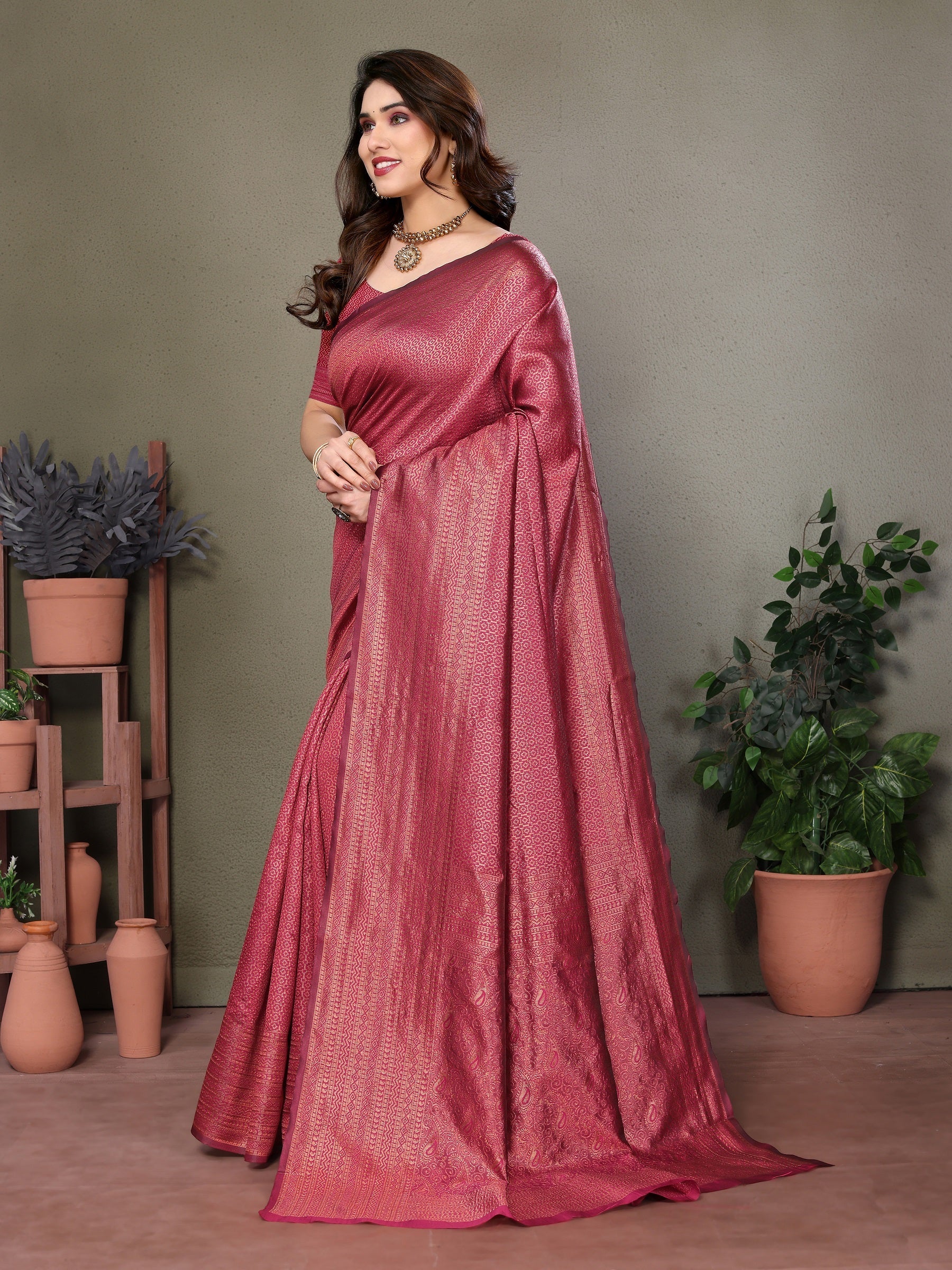 Vedant Vastram Litchi Silk Banarasi Silk Saree - Maroon | Swadesiicart