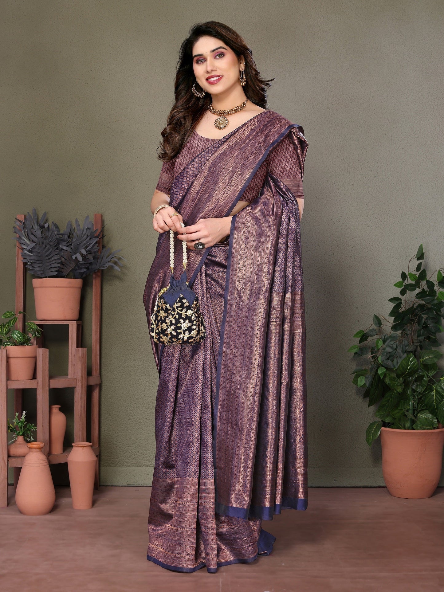 Vedant Vastram Litchi Silk Banarasi Silk Saree - Navy | Swadesiicart