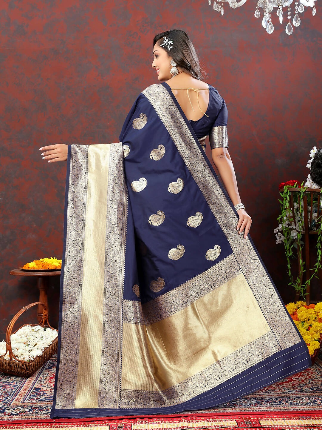 Lorenvalley Fashion Navyblue Soft Silk Woven Design Gold Zari Weaving Saree - Swadesiicart