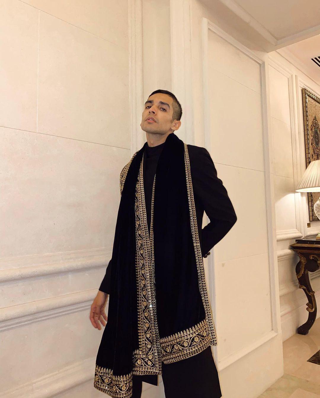 trueBrowns Black Velvet Embroidered Lace Shawl | Relove | Swadesiicart