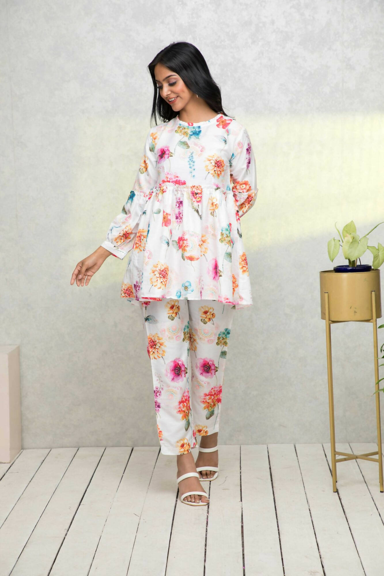 Myshka Women White Printed Romantic Florals Co-Ords - Swadesiicart