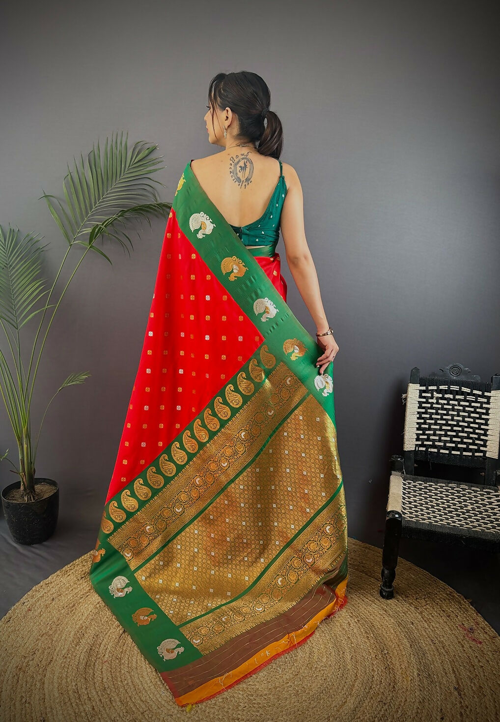 Joban Fashion Green Butti Banarasi Silk Sarees | Swadesiicart