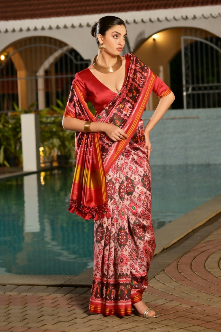 Vishnu Weaves Women's White Banarasi Silk Patola Printed Saree with Blouse - Swadesiicart