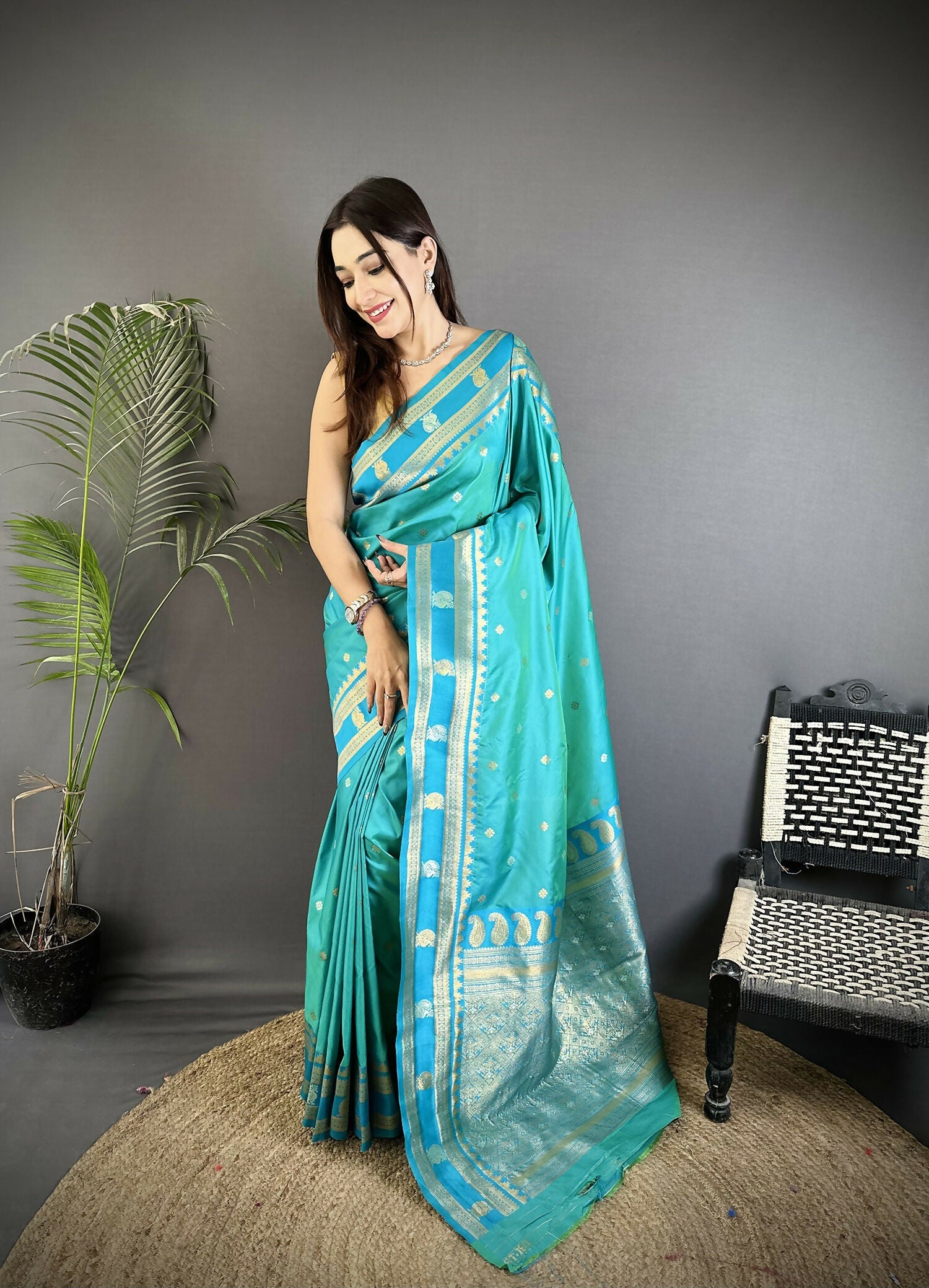 Joban Fashion Sea Green Banarasi Soft Silk Woven Saree | Swadesiicart