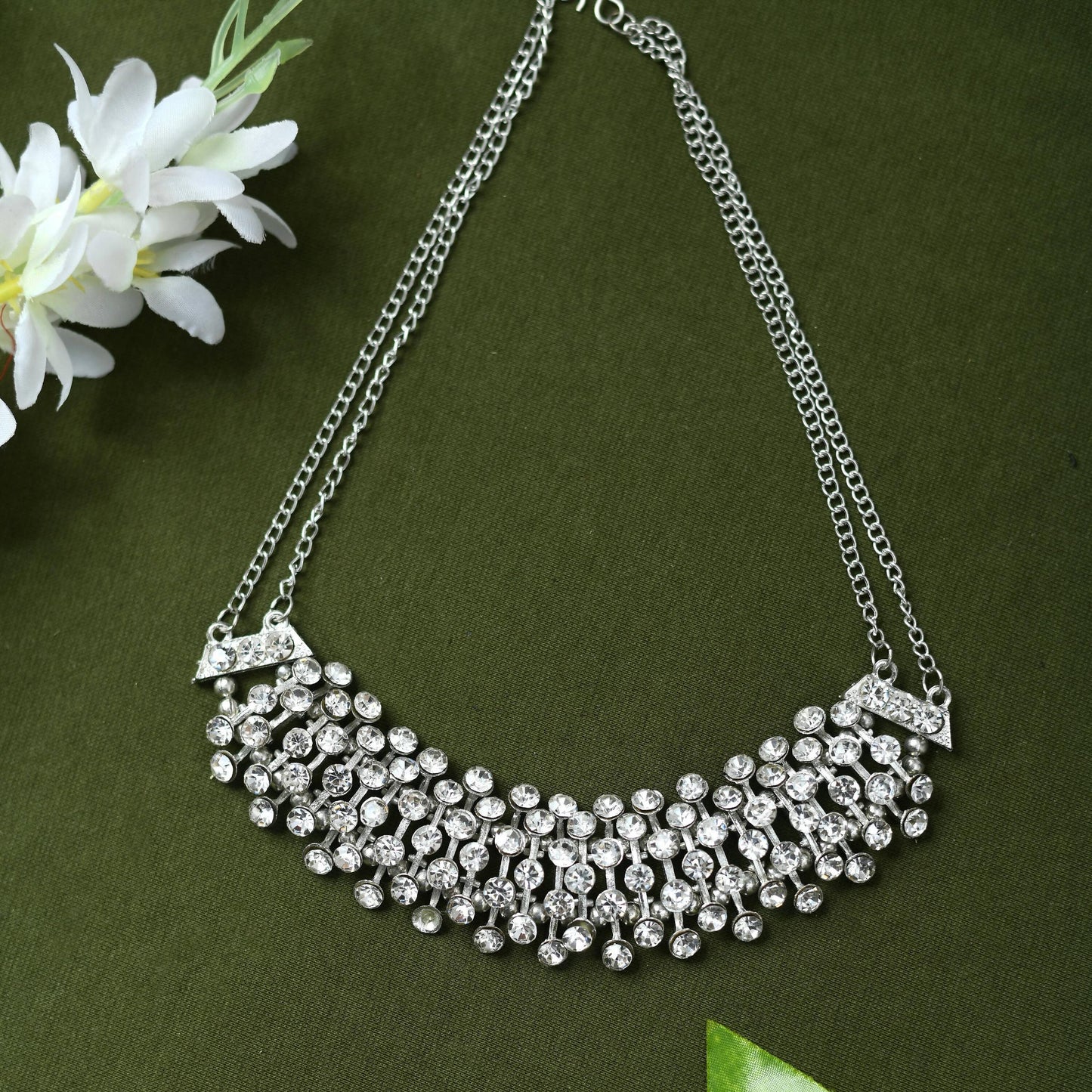 Mominos Fashion Johar Kamal Silver-Plated Brass Finish Kundan Choker For Women | Swadesiicart