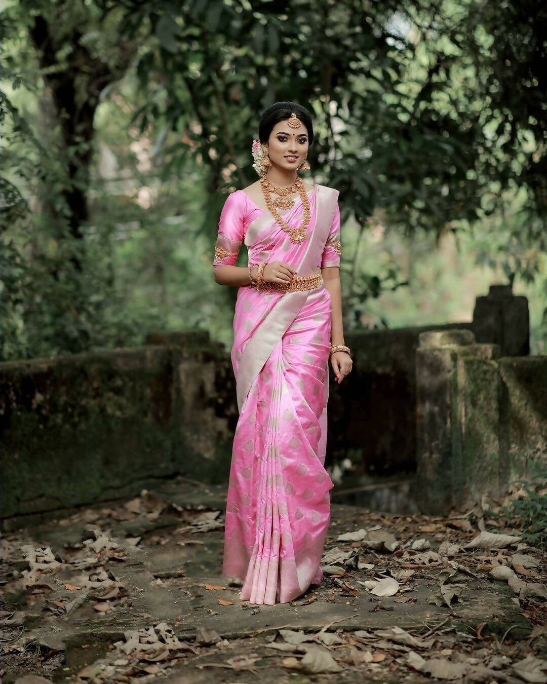 DEIANA'S Beautiful Designer Golden zari Soft Lichi Silk Saree - Baby pink - Swadesiicart