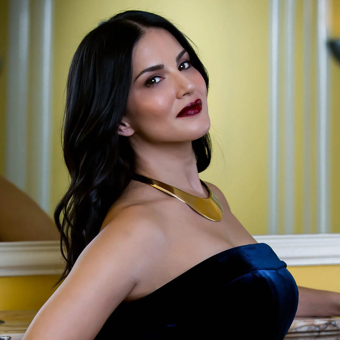 Star Struck By Sunny Leone Intense Matte Lip Color - Starry Night | Swadesiicart