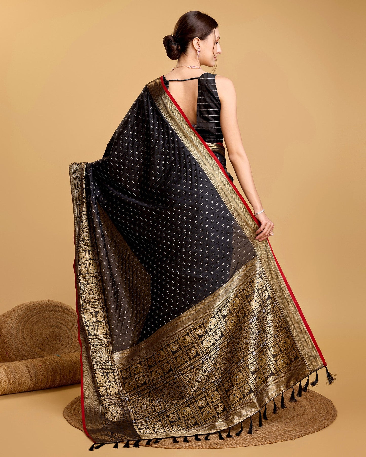 Vedant Vastram Soft Litchi Silk Banarasi Silk Saree - Black | Swadesiicart