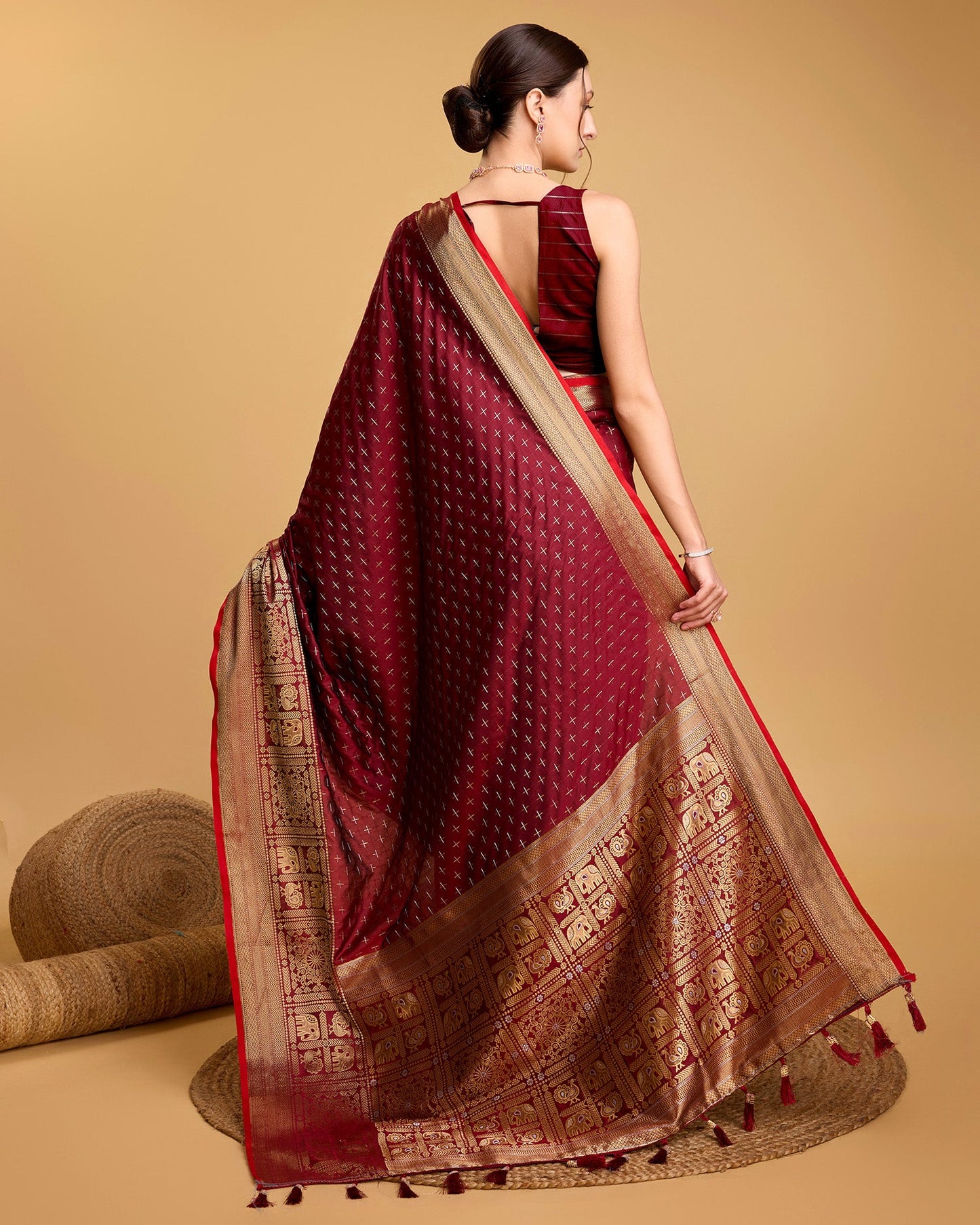 Vedant Vastram Soft Litchi Silk Banarasi Silk Saree - Maroon | Swadesiicart
