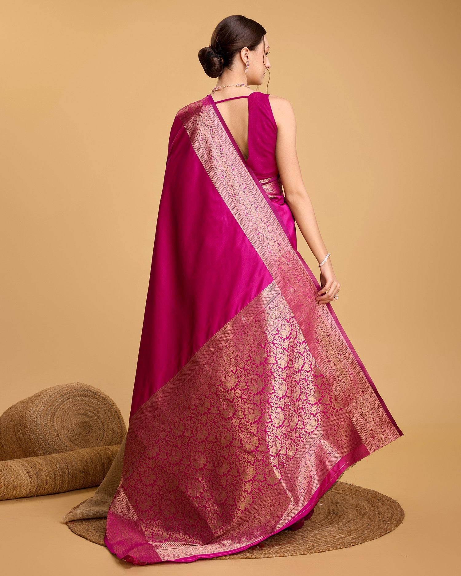 Vedant Vastram Soft Litchi Silk Banarasi Silk Saree - Magenta | Swadesiicart