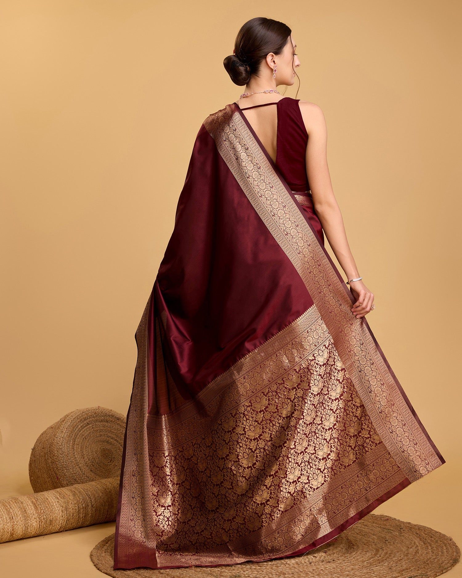 Vedant Vastram Soft Litchi Silk Banarasi Silk Saree - Maroon | Swadesiicart