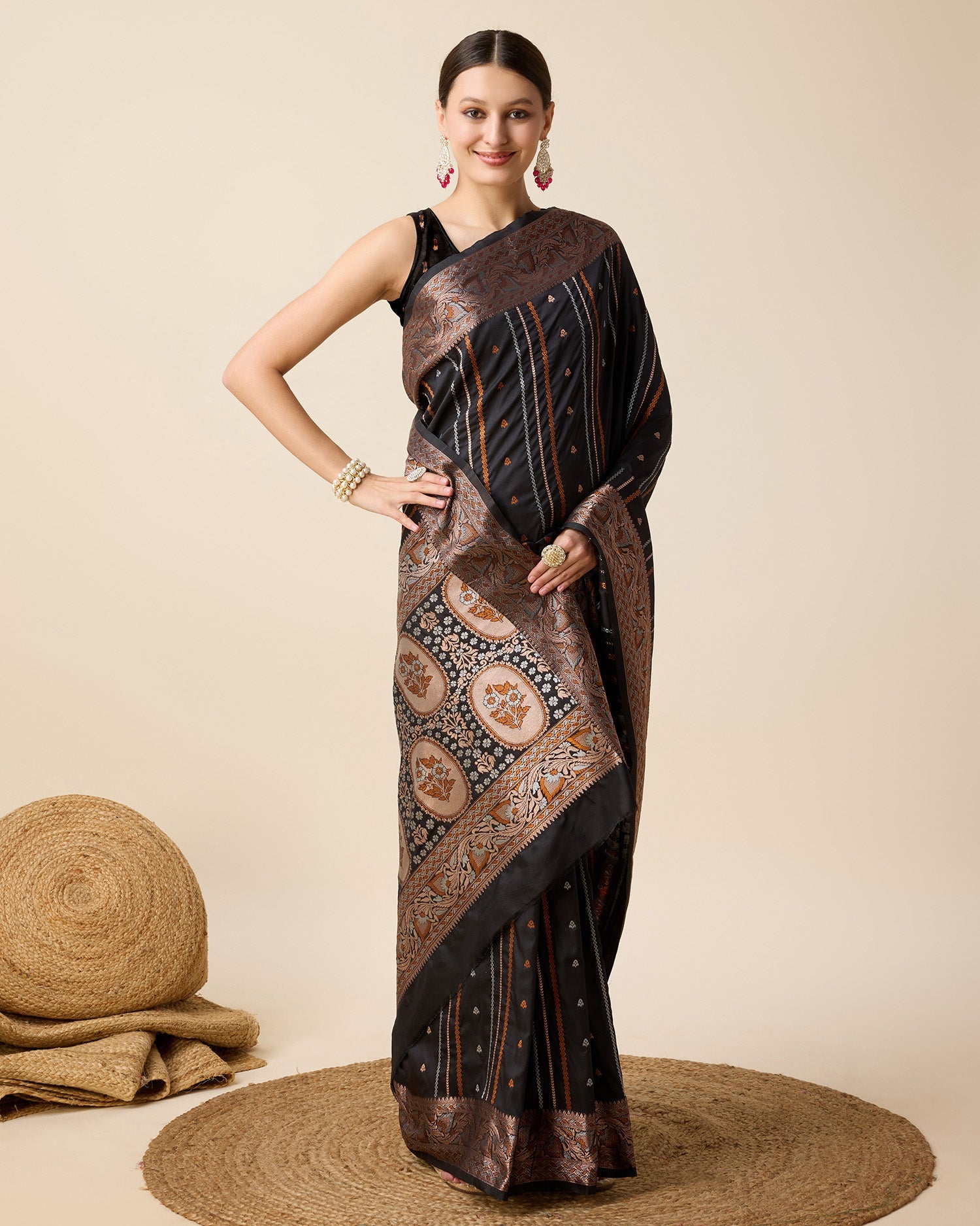 Vedant Vastram Soft Litchi Silk Banarasi Silk Saree - Black | Swadesiicart