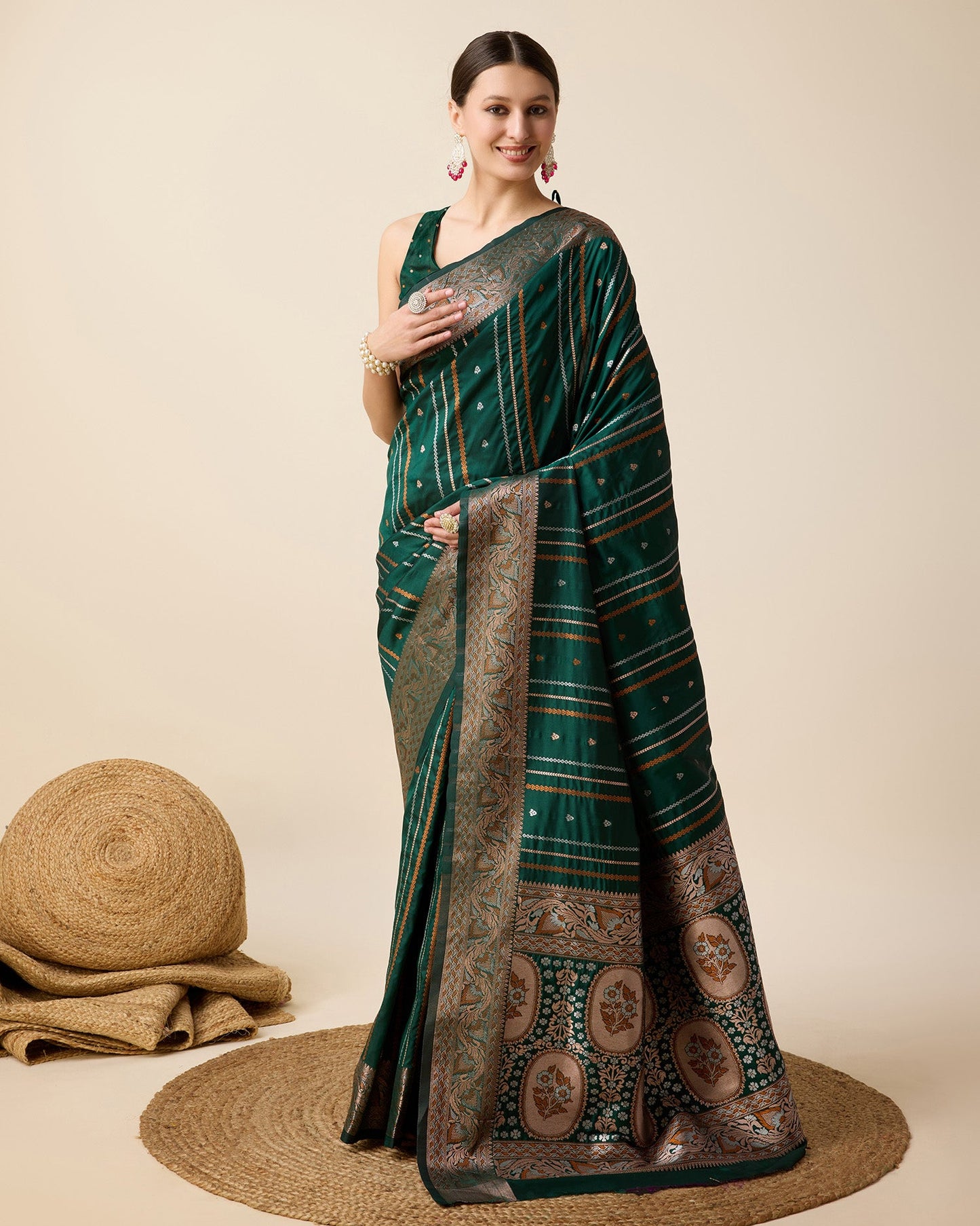 Vedant Vastram Soft Litchi Silk Banarasi Silk Saree - Green | Swadesiicart
