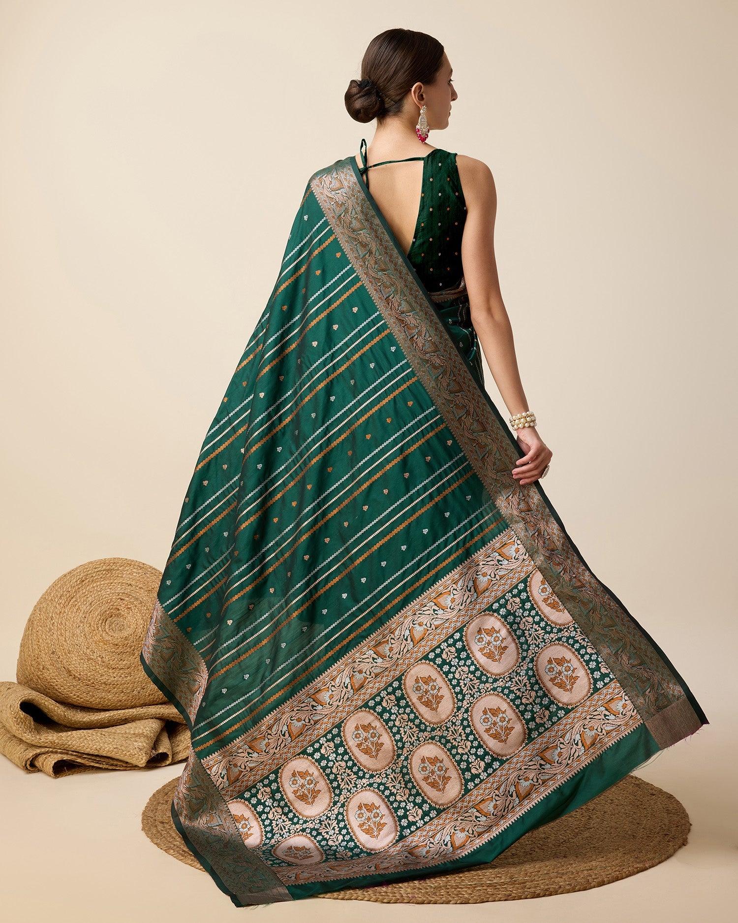 Vedant Vastram Soft Litchi Silk Banarasi Silk Saree - Green | Swadesiicart