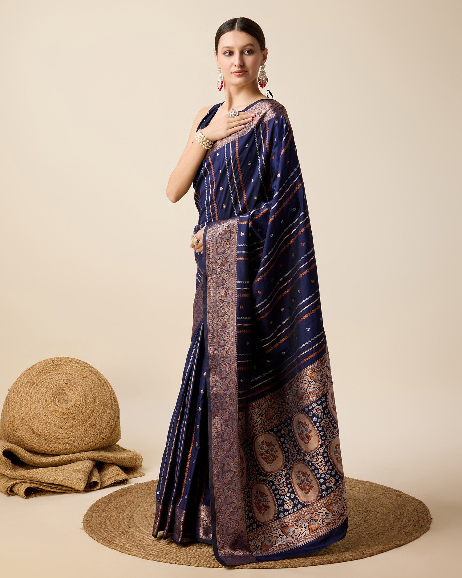 Vedant Vastram Soft Litchi Silk Banarasi Silk Saree - Navy | Swadesiicart