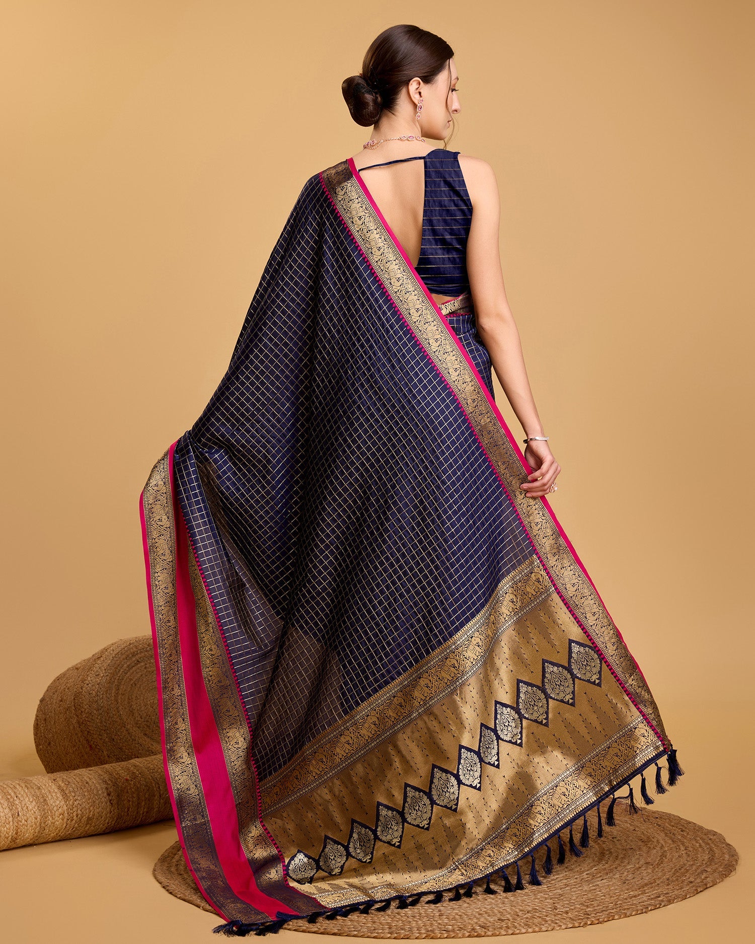 Vedant Vastram Soft Litchi Silk Banarasi Silk Saree - Navy | Swadesiicart