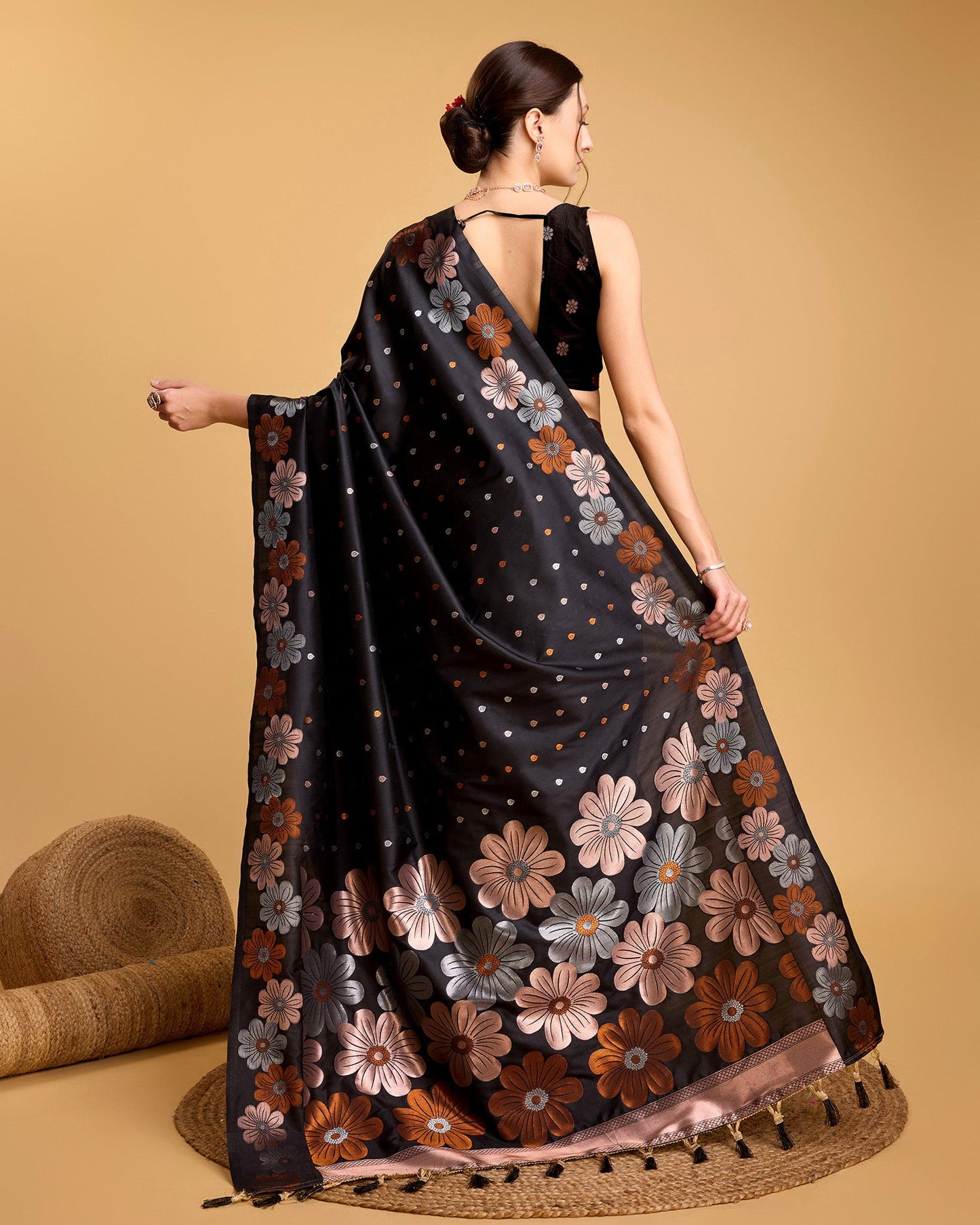 Vedant Vastram Soft Litchi Silk Banarasi Silk Saree - Black | Swadesiicart