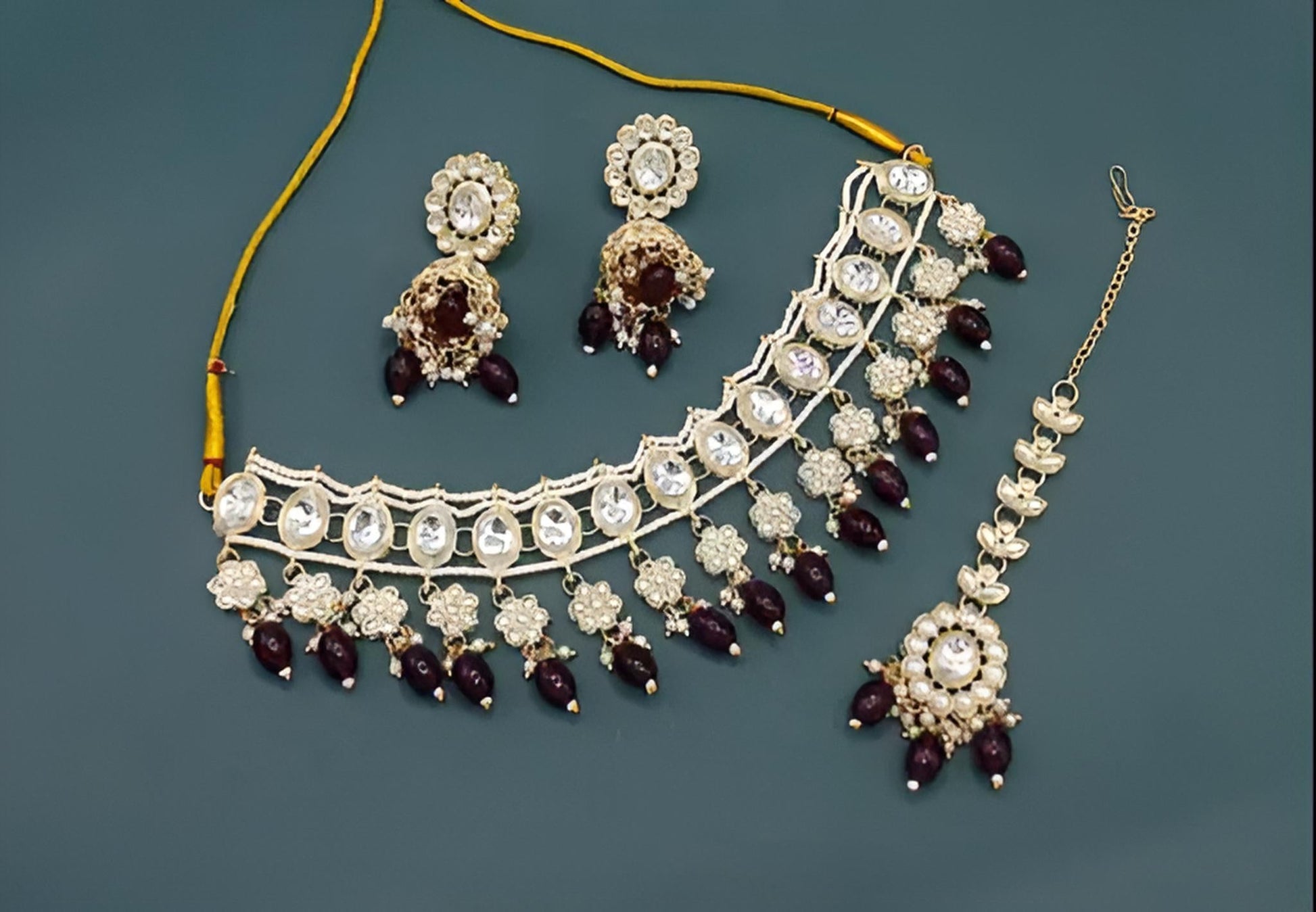 Jewel City Regal Diamond and Emerald Necklace Set - Exquisite Bridal and Formal Jewelry | Swadesiicart