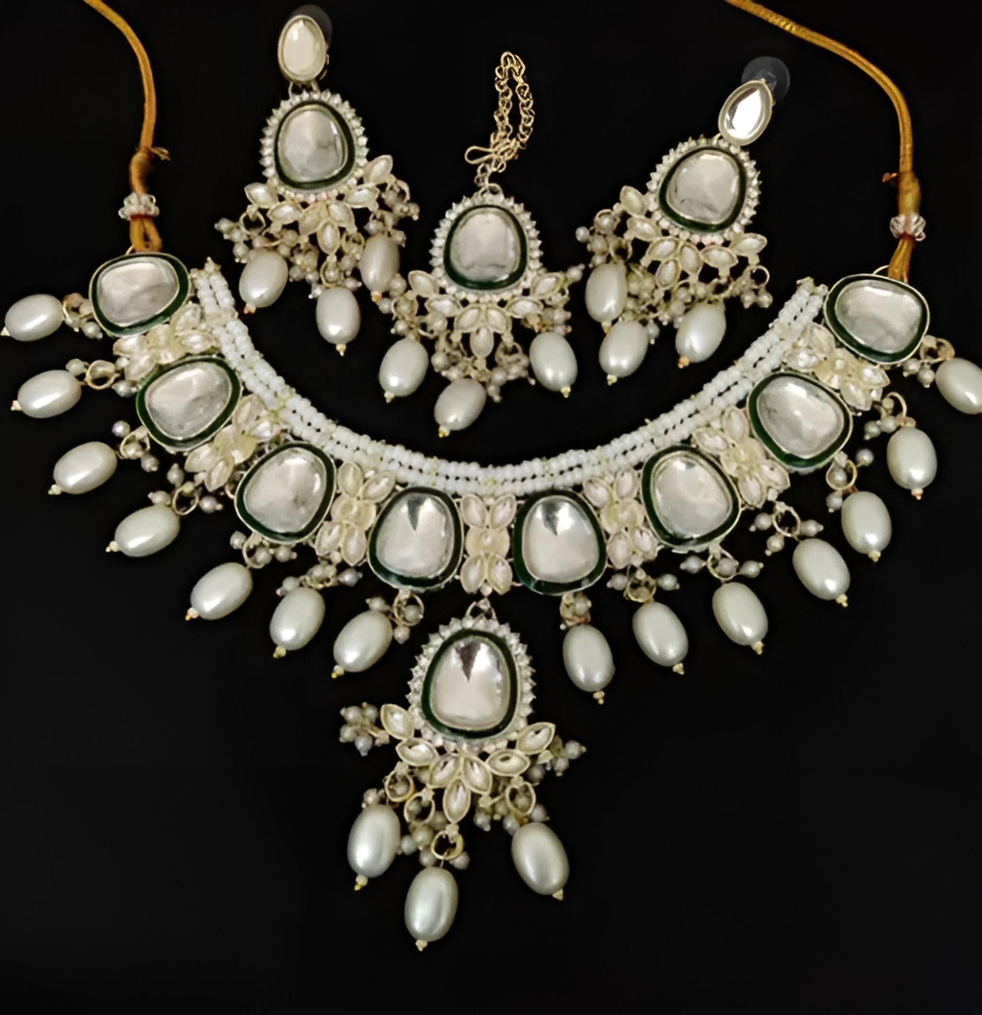 Jewel City Exquisite Pearl and Emerald Necklace Set | Swadesiicart