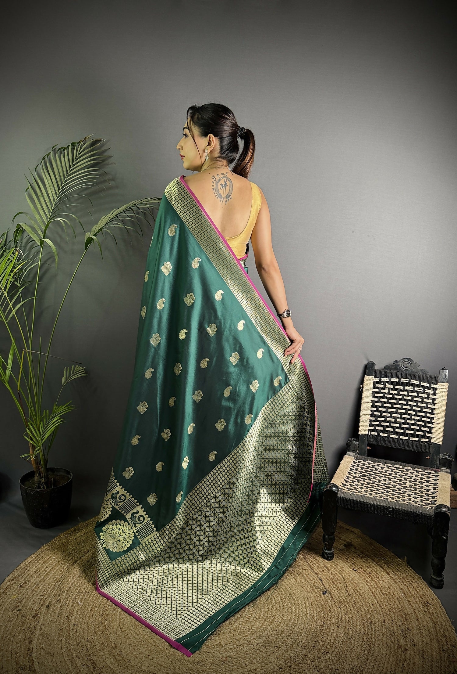 Joban Fashion Dark Green Banarasi Soft Lichi Silk Paisley Saree | Swadesiicart