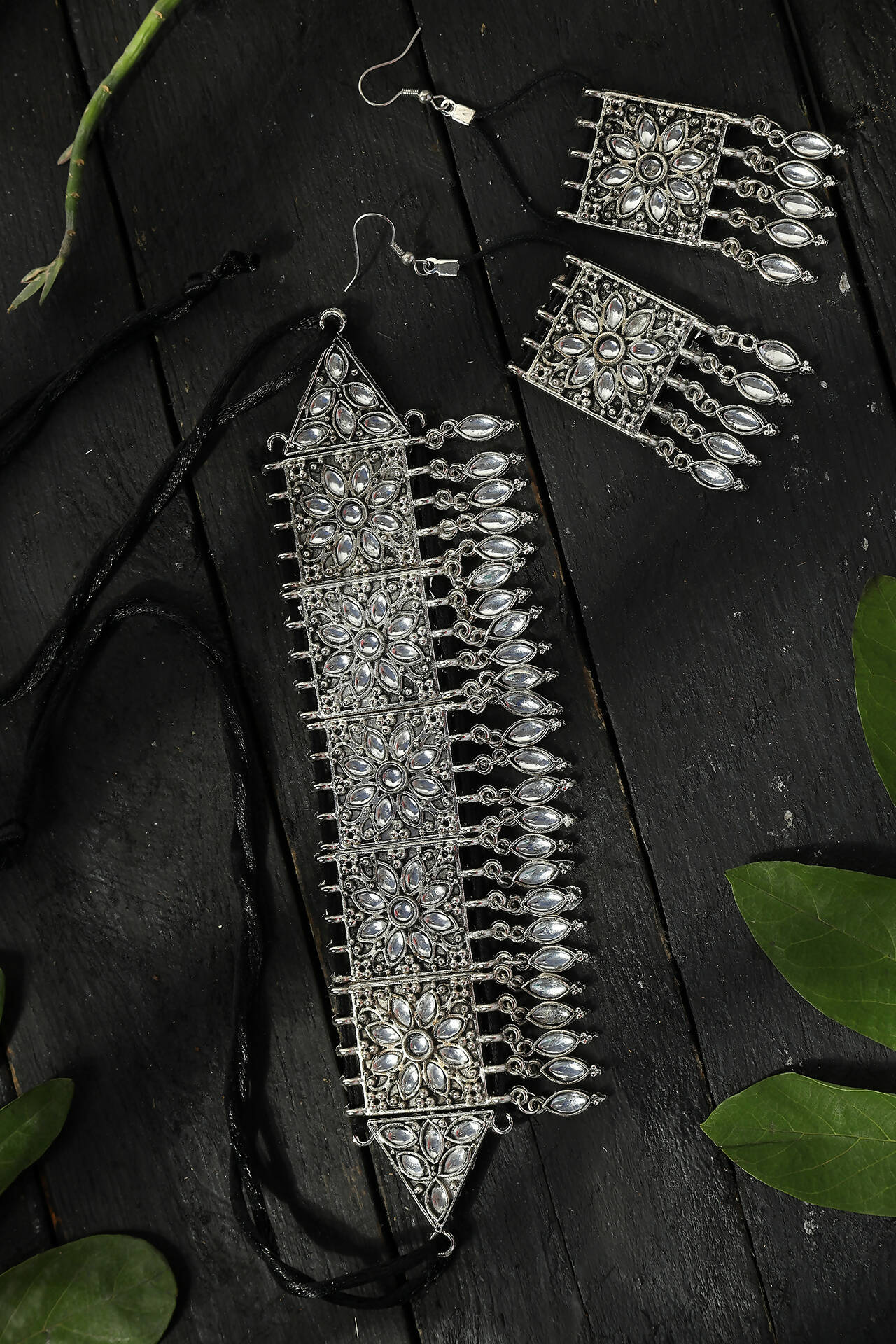 Mominos Fashion Johar Kamal Women Silver-Plated Brass Finish Mirror Work Choker | Swadesiicart