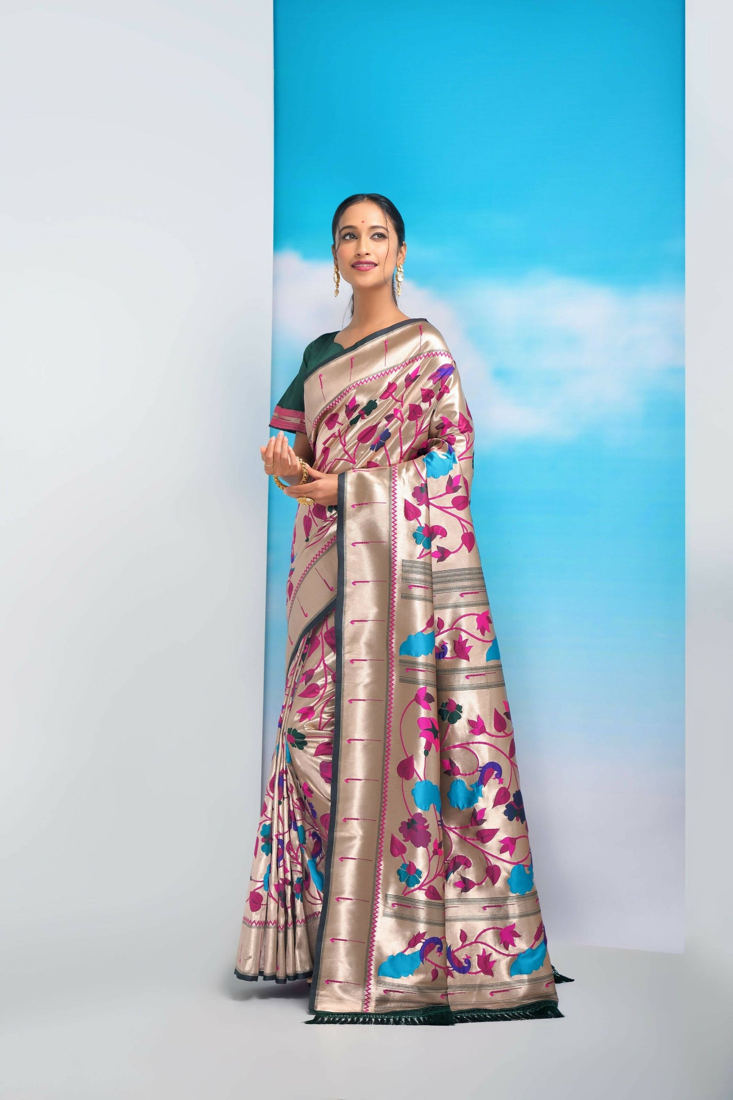 Vishnu Weaves Women's Bottle Green Paithani Silk Minakari Zari Woven Saree with Unstitched Blouse - Swadesiicart