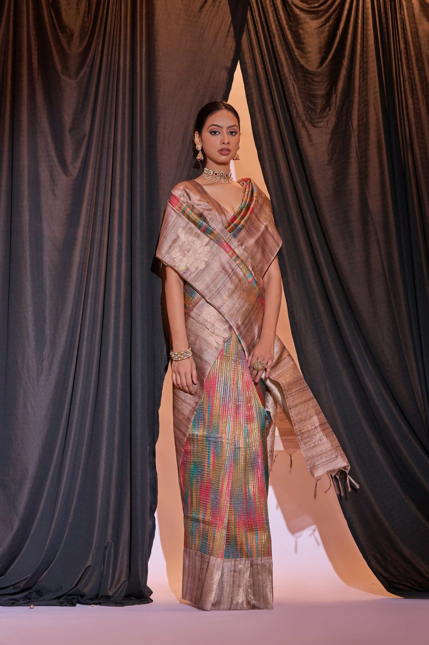 Vishnu Weaves Women's Pink Tussar Silk Zari Woven Saree with Blouse - Swadesiicart