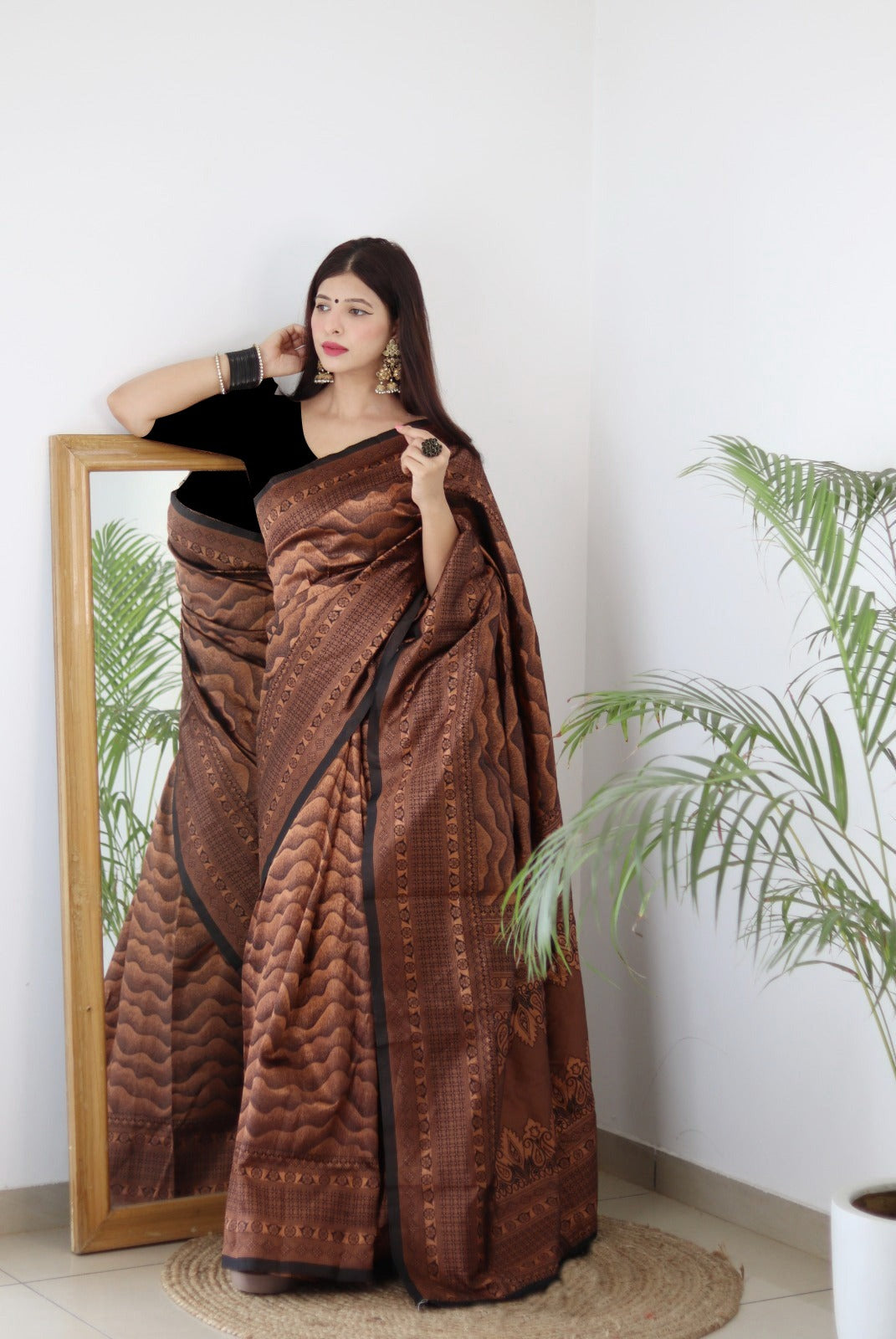 Vamika Weaving Banarasi Jacquard black Kanjivaram Saree | Swadesiicart