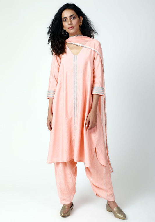 trueBrowns Peach Laced Kurta-Ruffled Pant-Dupatta | Swadesiicart