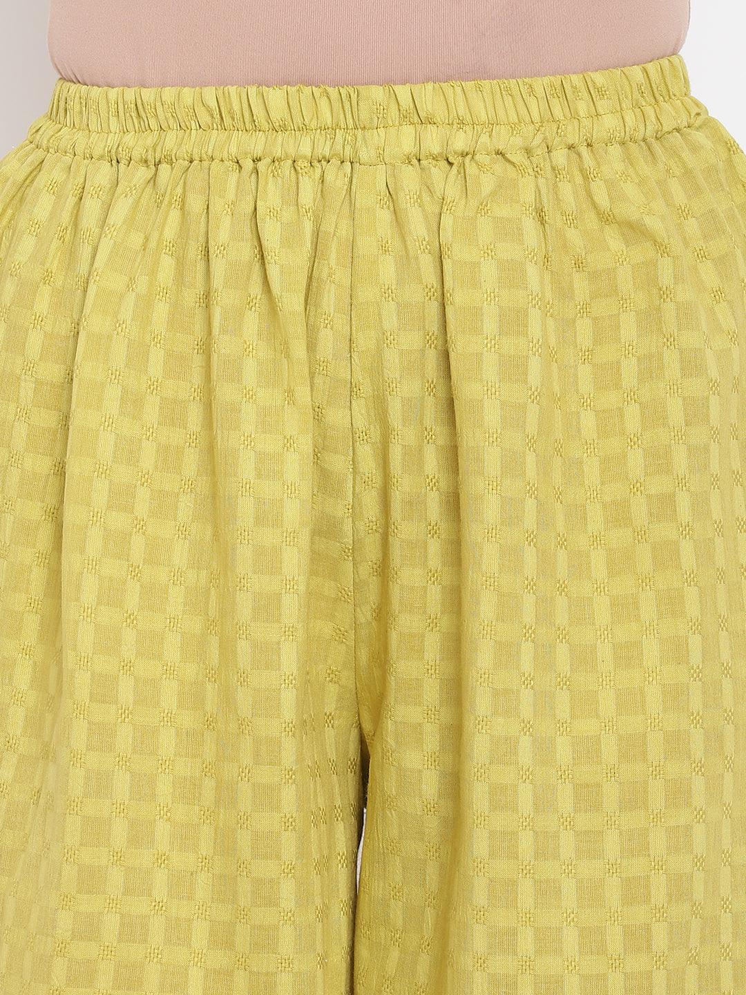 trueBrowns Green Cotton Pant | Swadesiicart