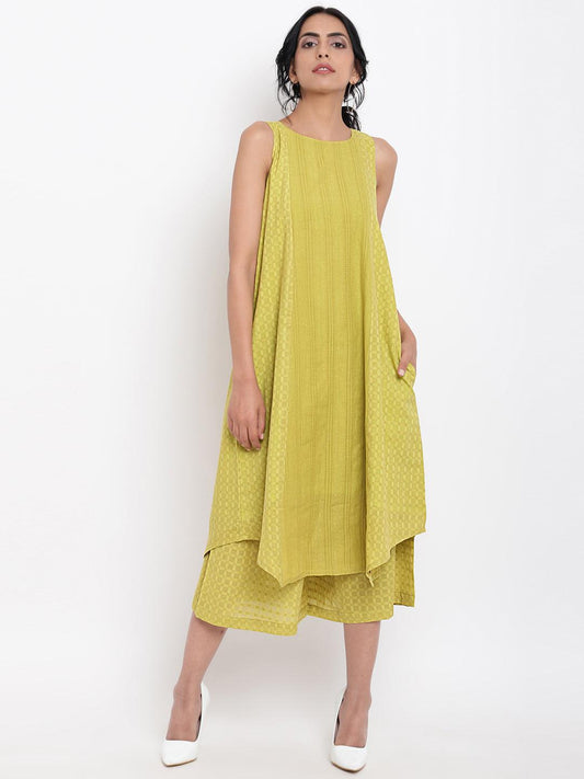trueBrowns Green Cotton Panelled Kurta Set | Swadesiicart