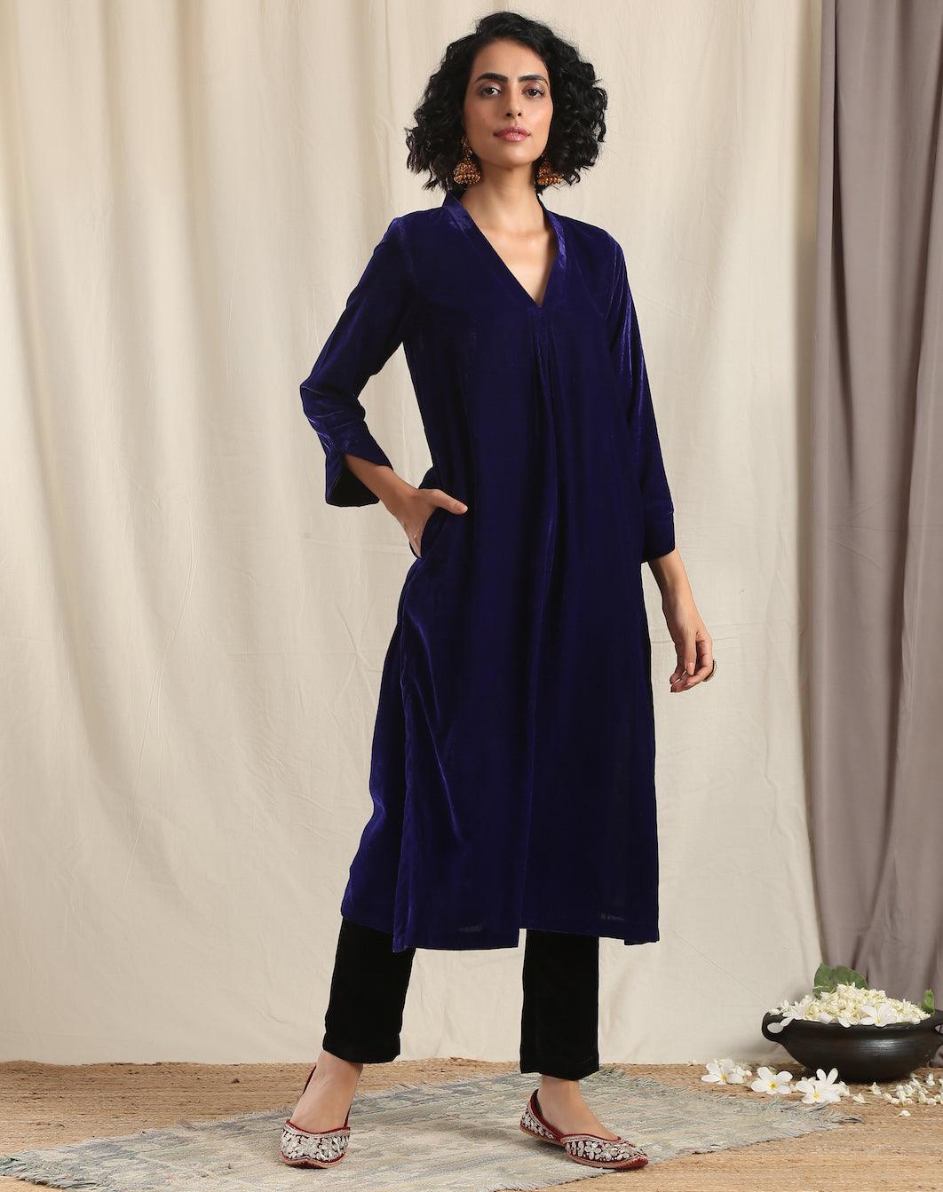 trueBrowns Blue Velvet Slit Kurta | Swadesiicart