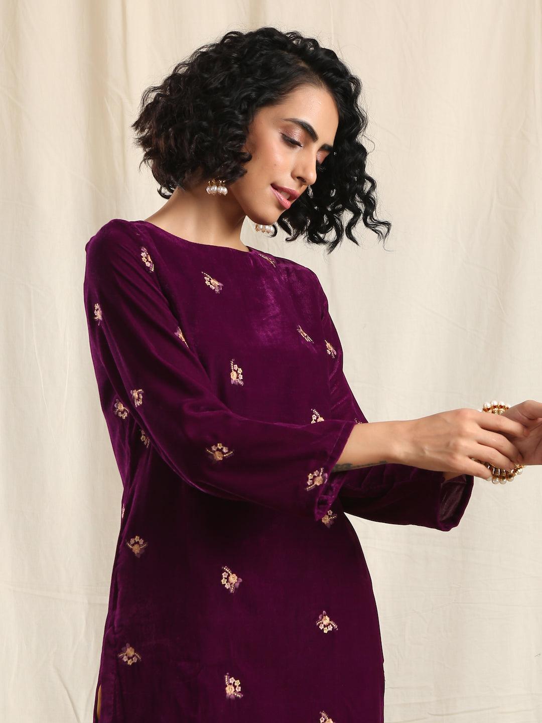 trueBrowns Wine Velvet Embroidered Slit Kurta | Swadesiicart