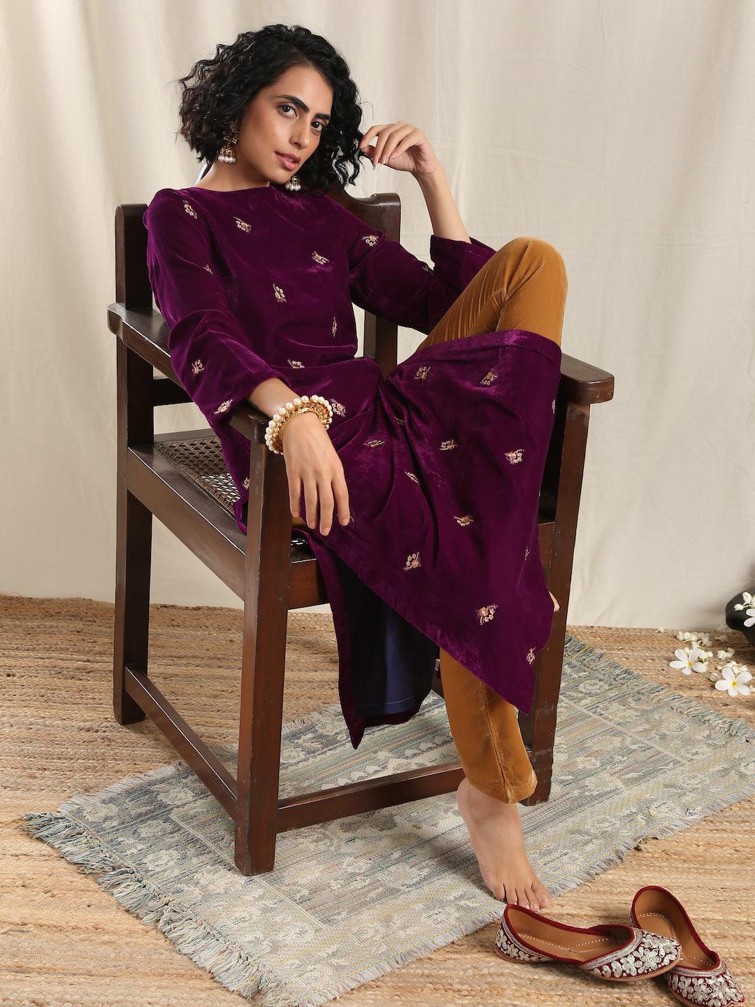 trueBrowns Wine Velvet Embroidered Slit Kurta | Swadesiicart