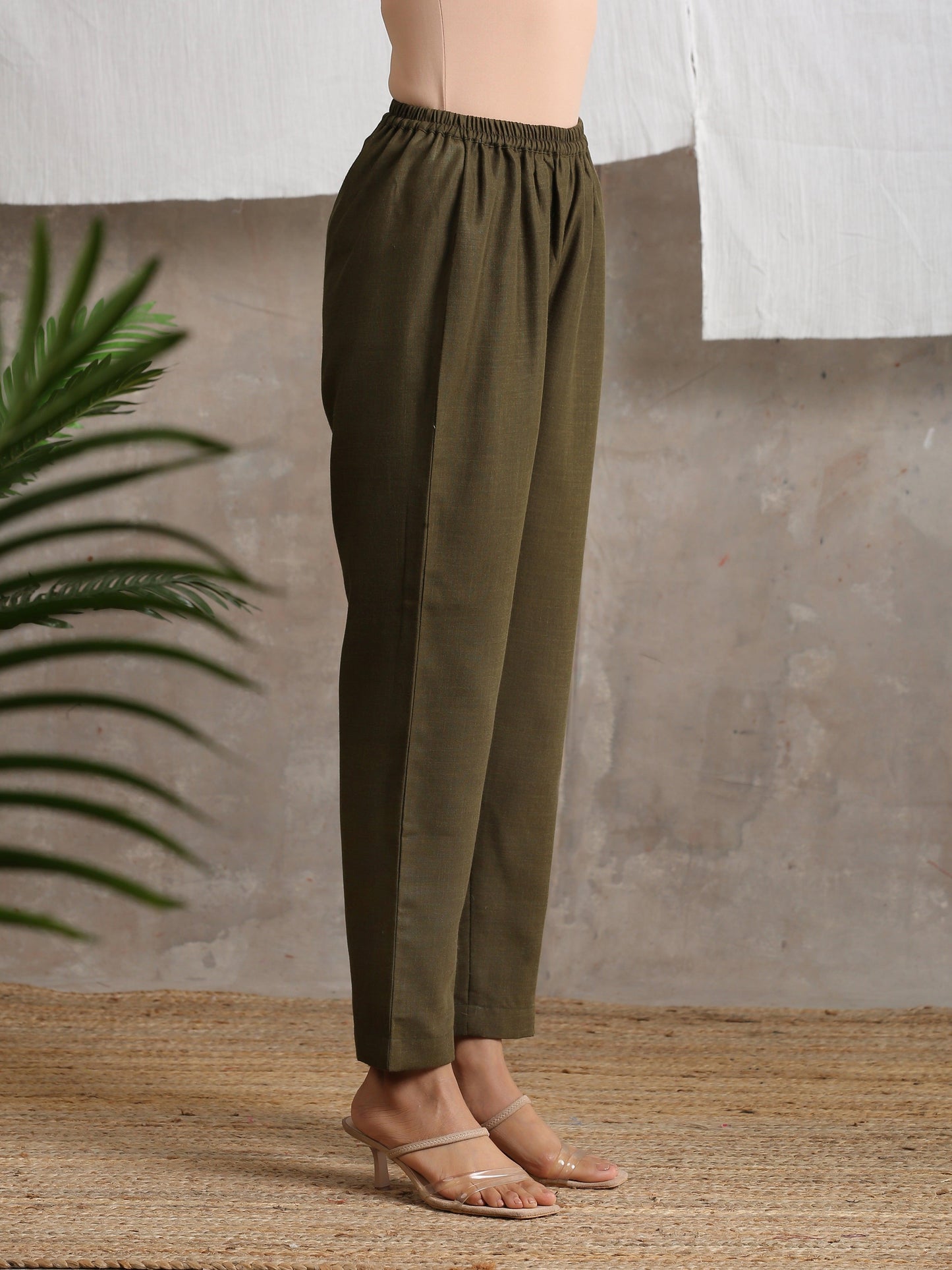 trueBrowns Cotton Linen Dark Green Pant | Swadesiicart