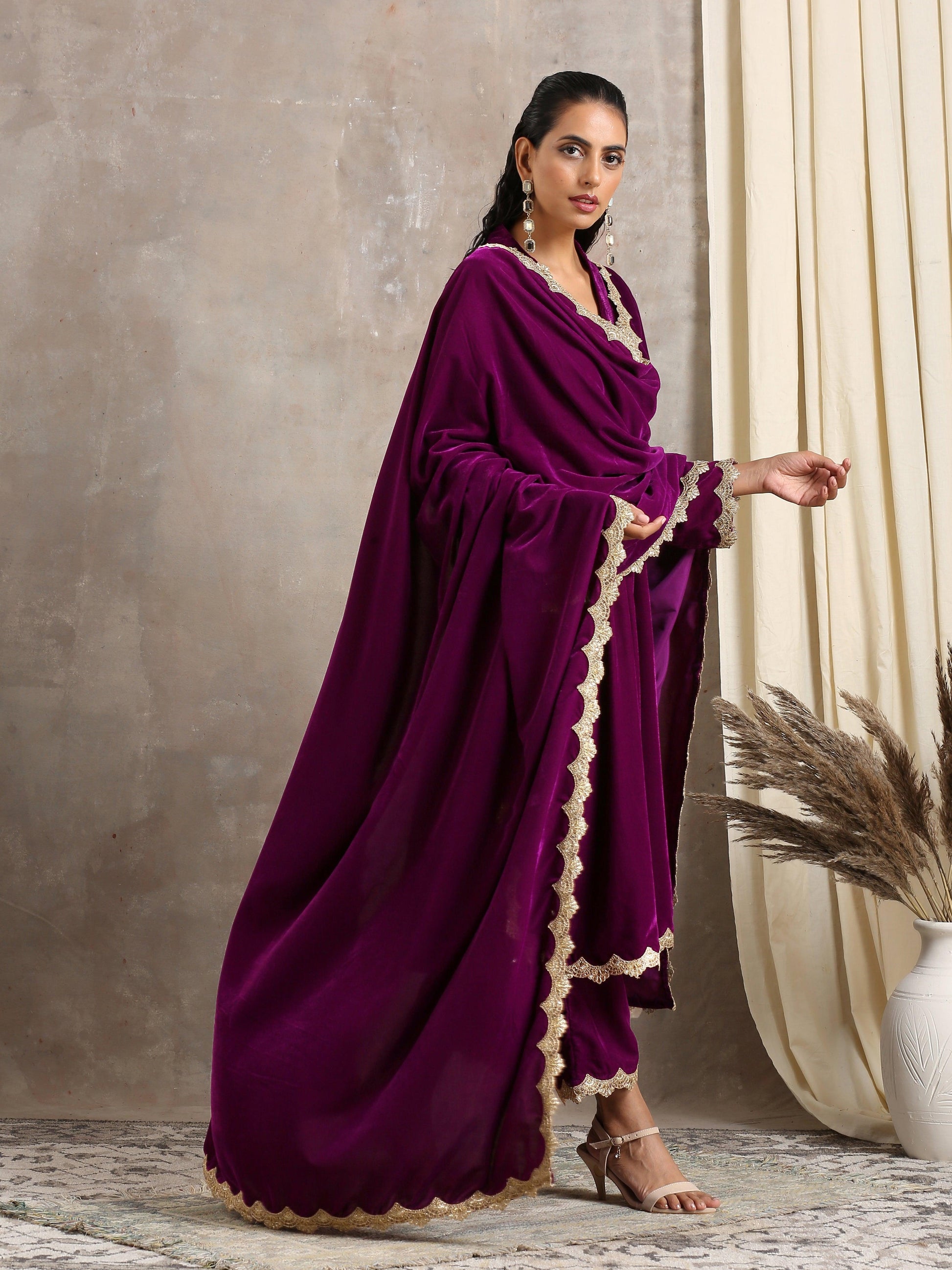 trueBrowns Wine Velvet Lace Shawl | Swadesiicart