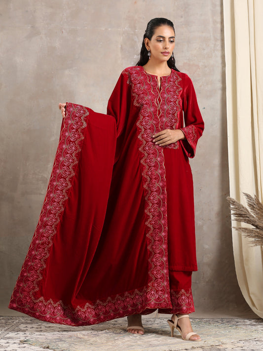 trueBrowns Red Velvet Embroidered Shawl | Swadesiicart