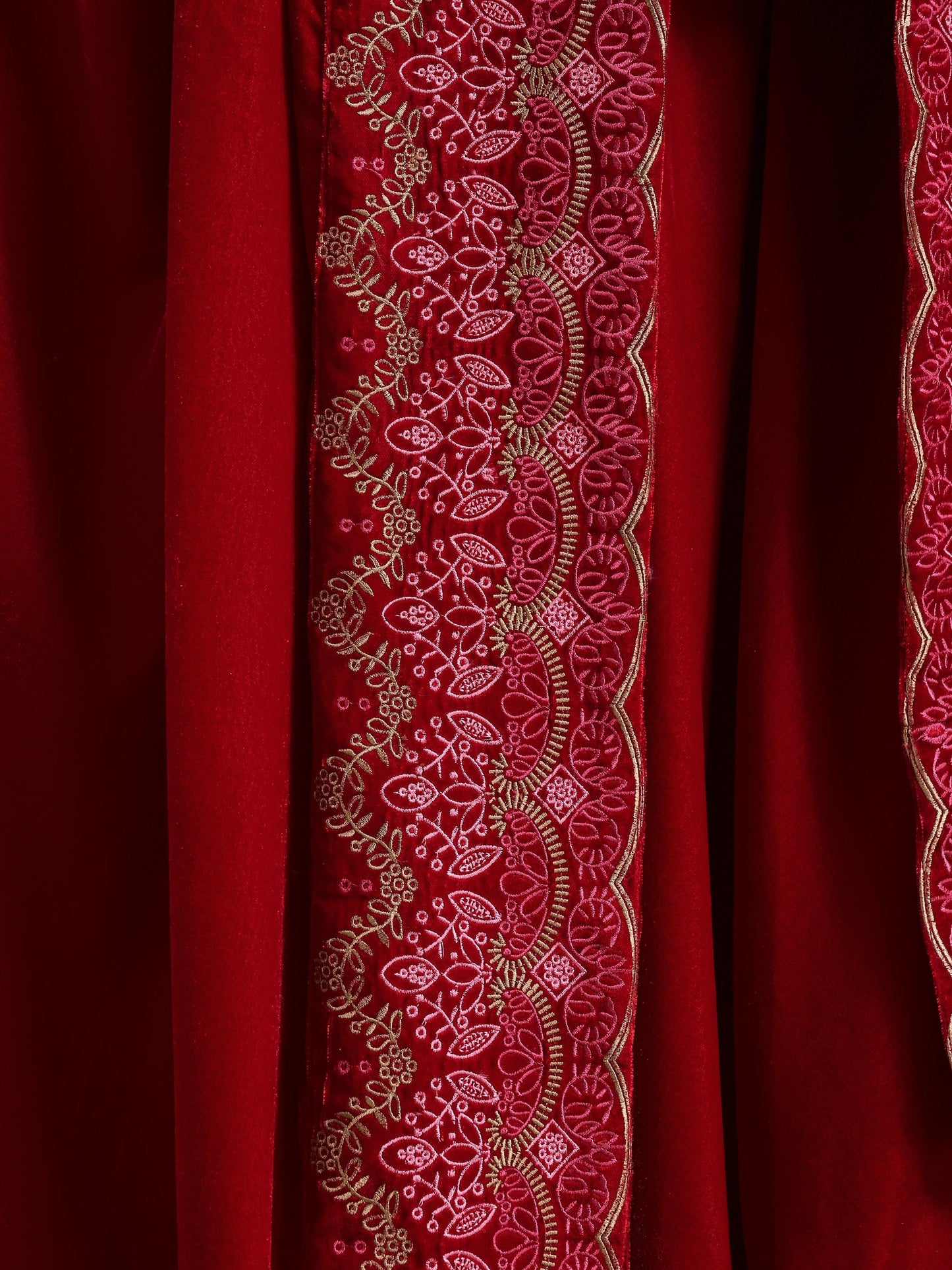 trueBrowns Red Velvet Embroidered Shawl | Swadesiicart