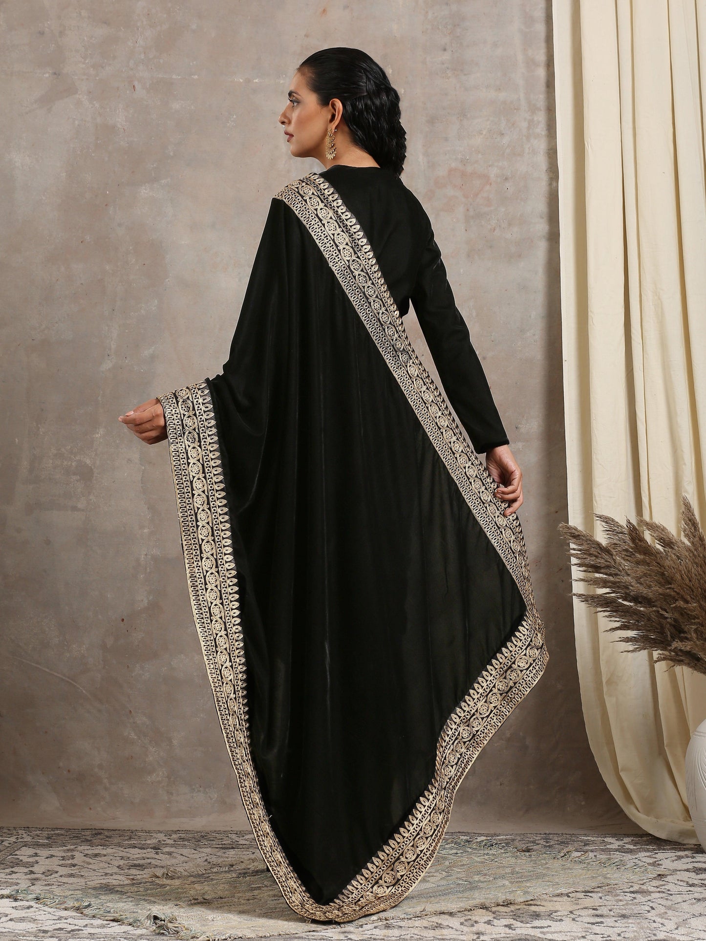 trueBrowns Velvet Silk Embroidered Ready Pleated Saree | Swadesiicart