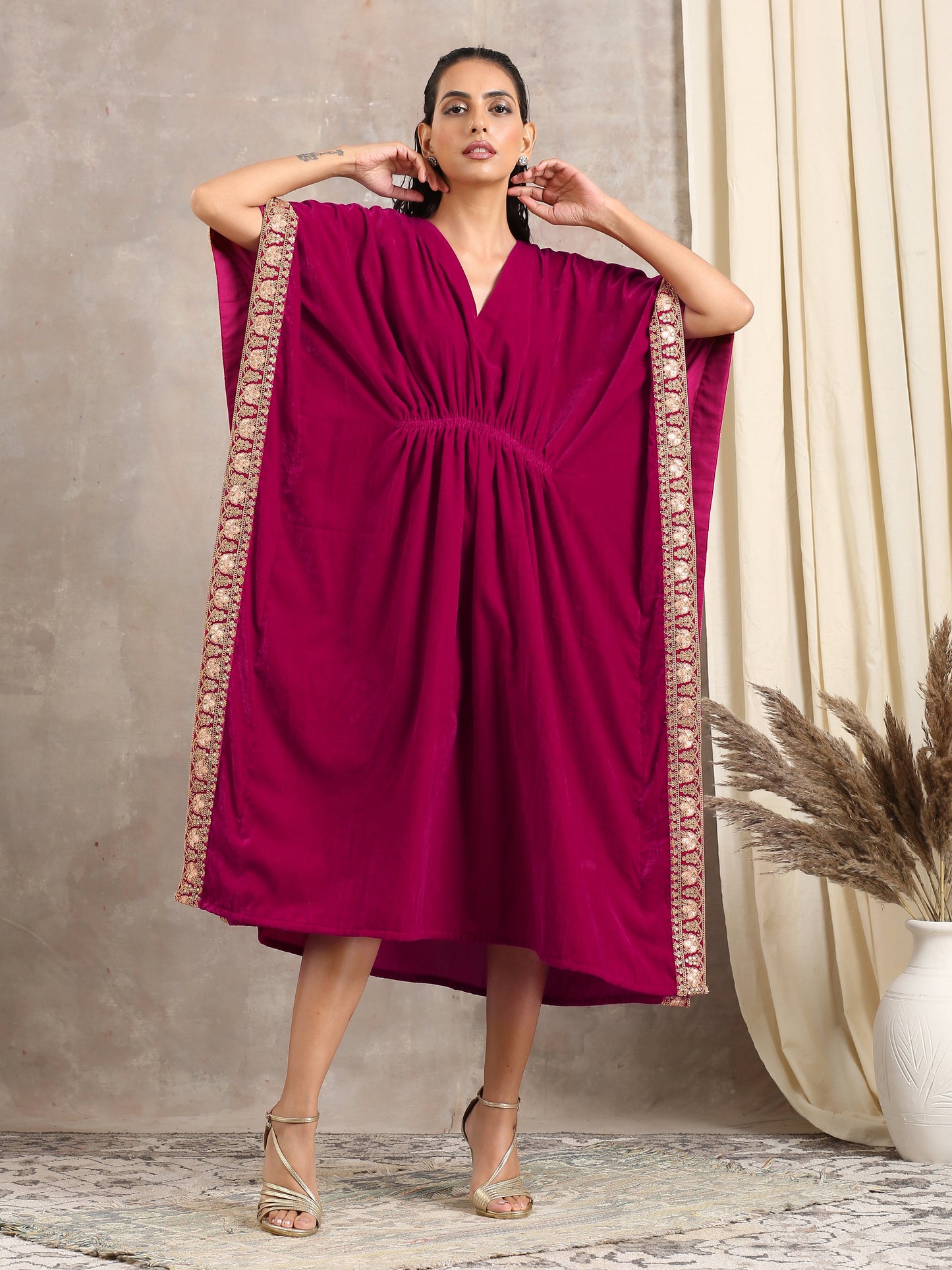 trueBrowns Pink Velvet Lace Kaftan | Swadesiicart