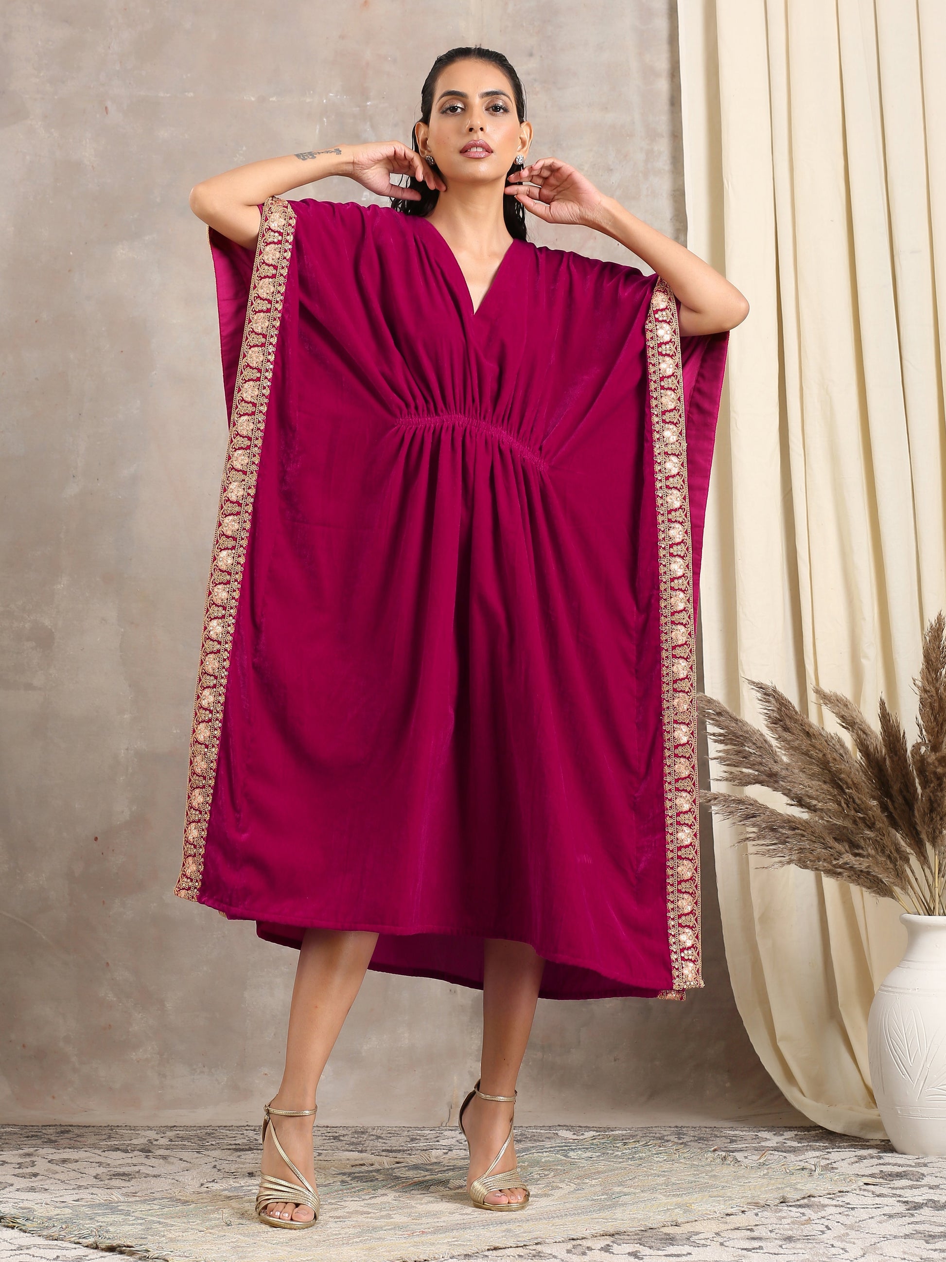 trueBrowns Pink Velvet Lace Kaftan | Swadesiicart