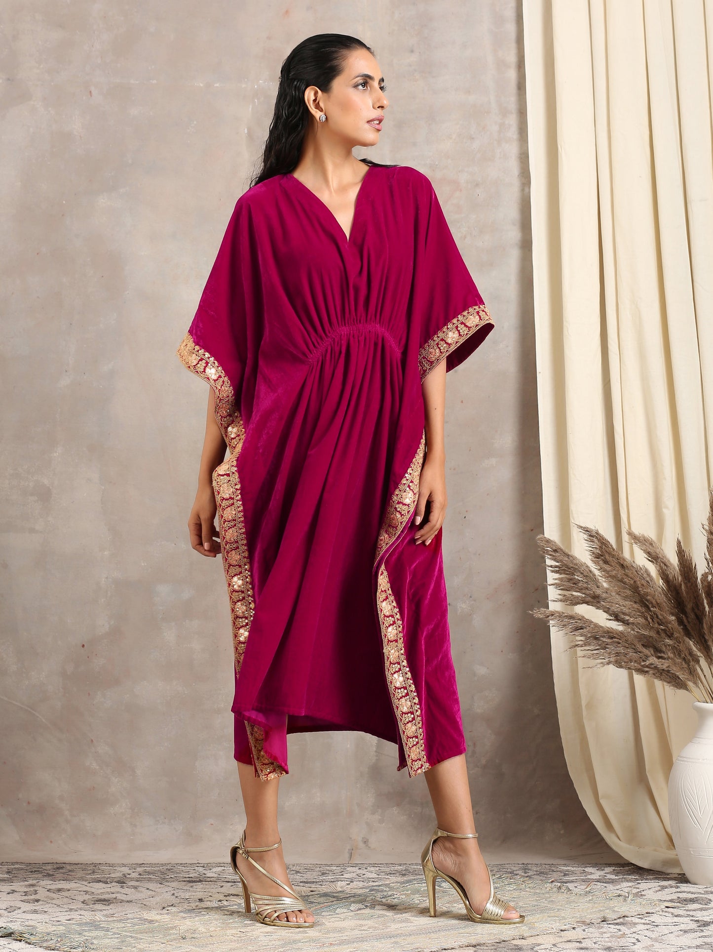 trueBrowns Pink Velvet Lace Kaftan | Swadesiicart