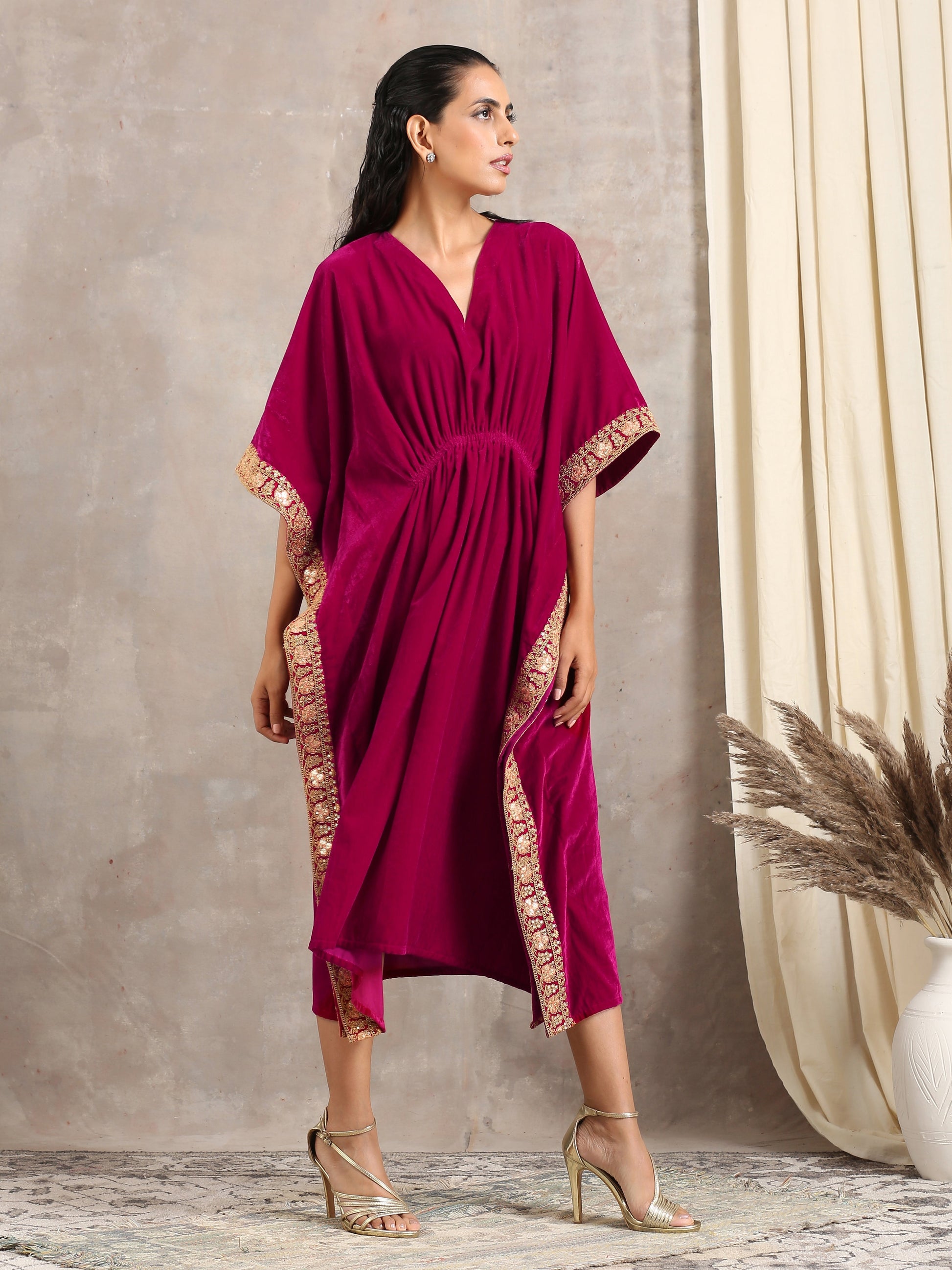 trueBrowns Pink Velvet Lace Kaftan | Swadesiicart