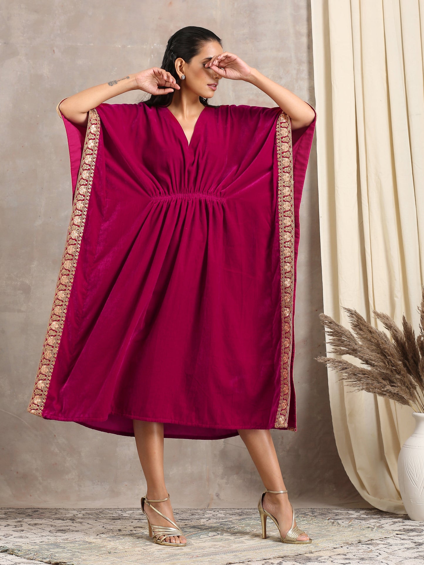 trueBrowns Pink Velvet Lace Kaftan | Swadesiicart